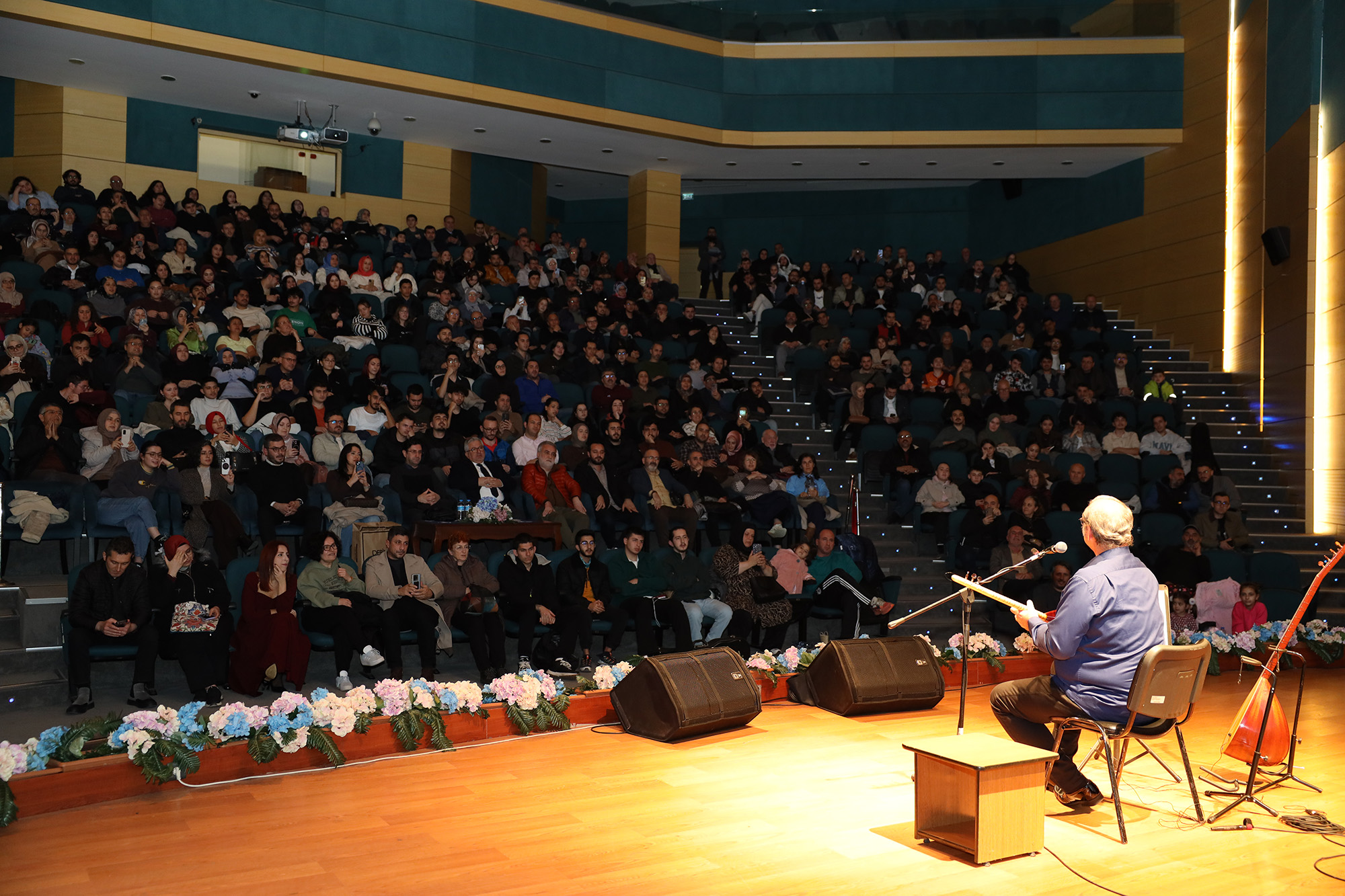 Çetin Akdeniz ile Sakarya’da Türk Halk Müziği esintisi