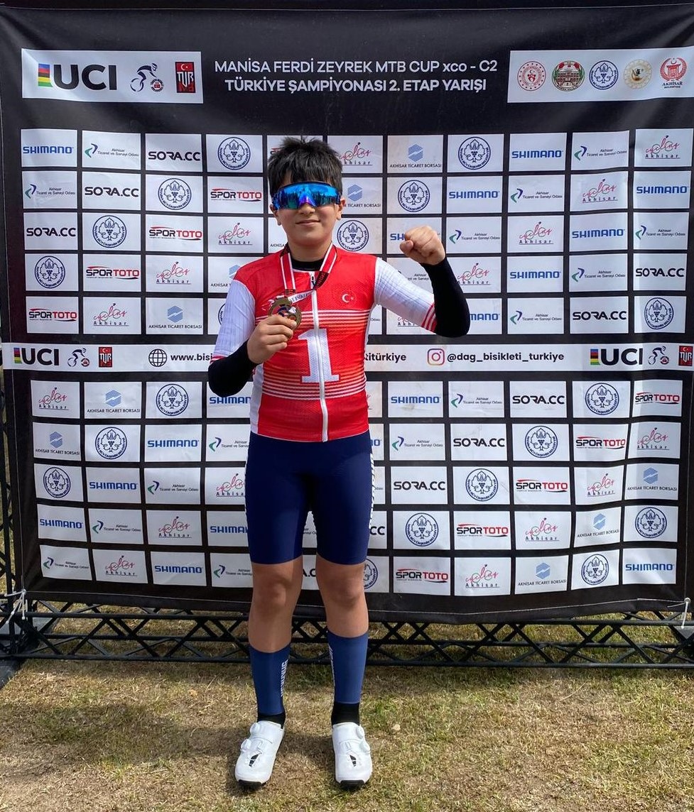 Büyükşehir’in altyapısında başarı var; Kano, karate, bisiklet ve judo da madalyalar geldi