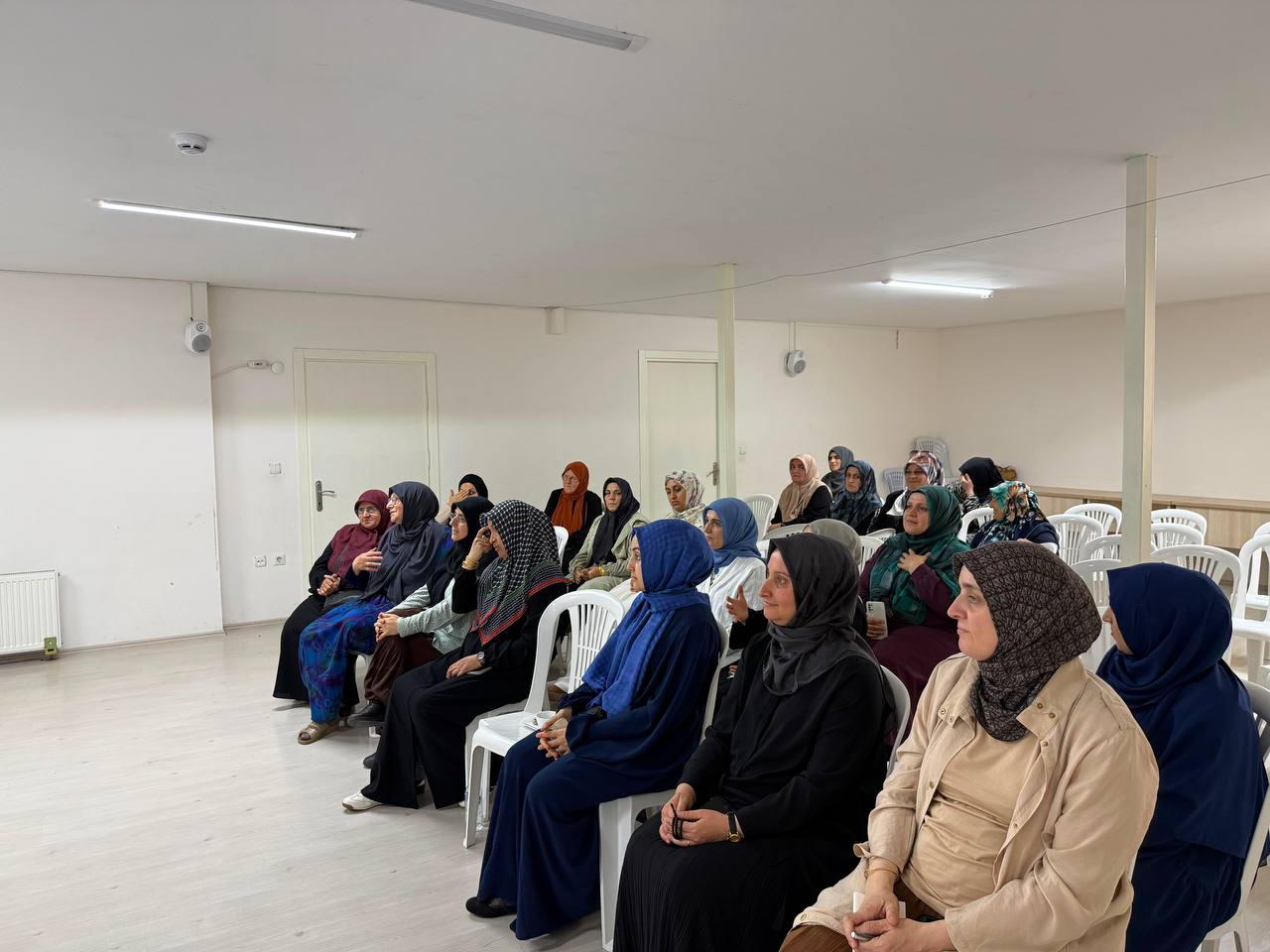 Büyükşehir’den Akyazı’da kadınlara rehberlik eden buluşma 