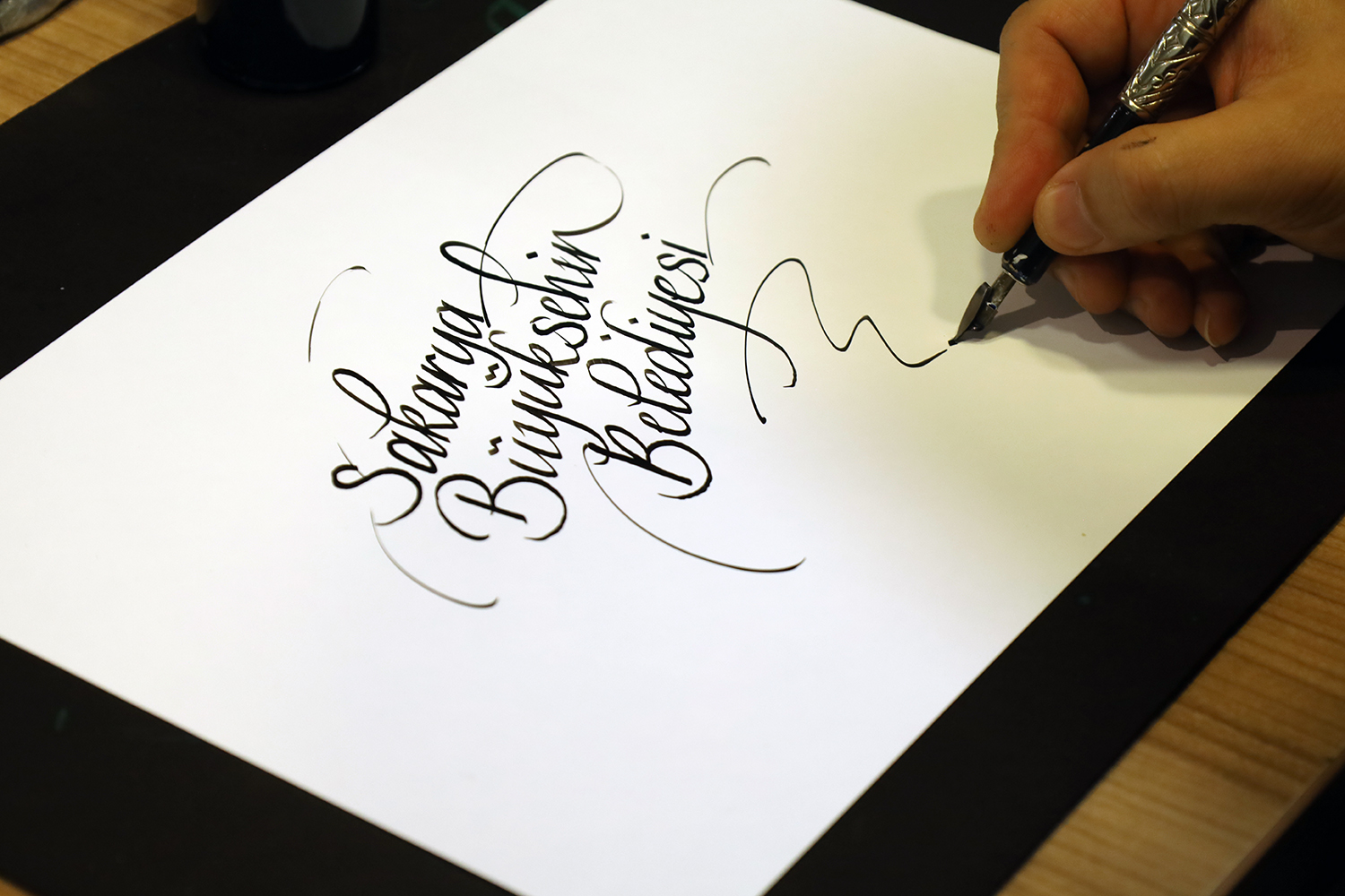 Sanatın incelikli dili: Kaligrafi ile her satır sanat eserine dönüşüyor