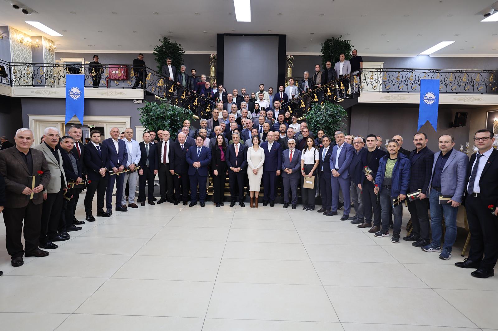 “Şehrimizde eğitime katkı sunacak projeleri bir bir hayata geçiriyoruz”