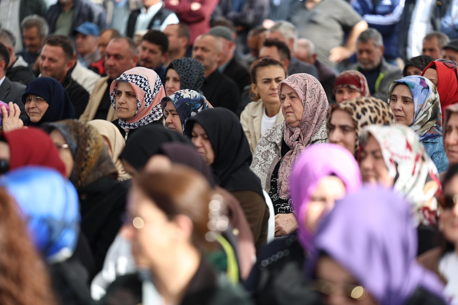 Mekece’de sosyal tesisin temeli atıldı: Yusuf Alemdar Pamukova’da yeni müjdeleri paylaştı
