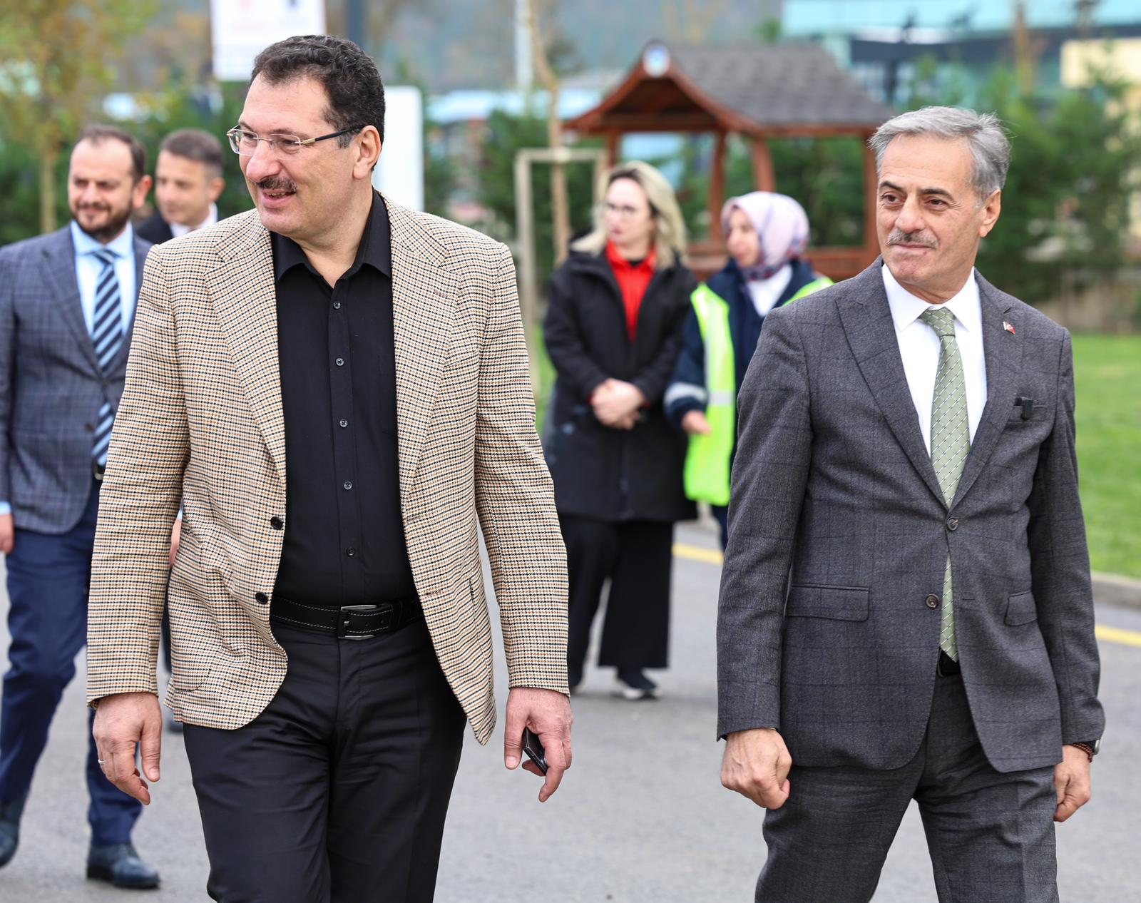 “Sokak Hayvanları Doğal Yaşam Kampüsü ile Sakarya’mız yine bir ilke imza attı”