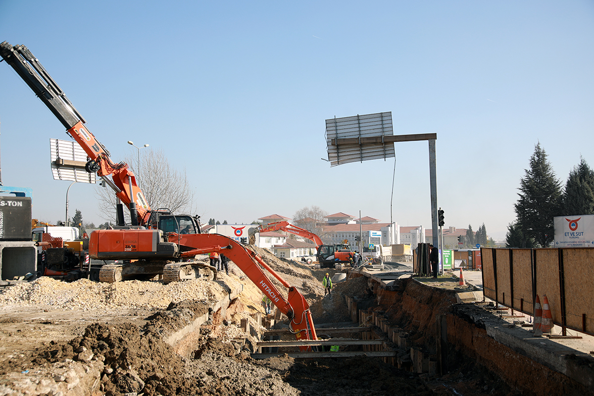O kavşak trafiğe açılıyor