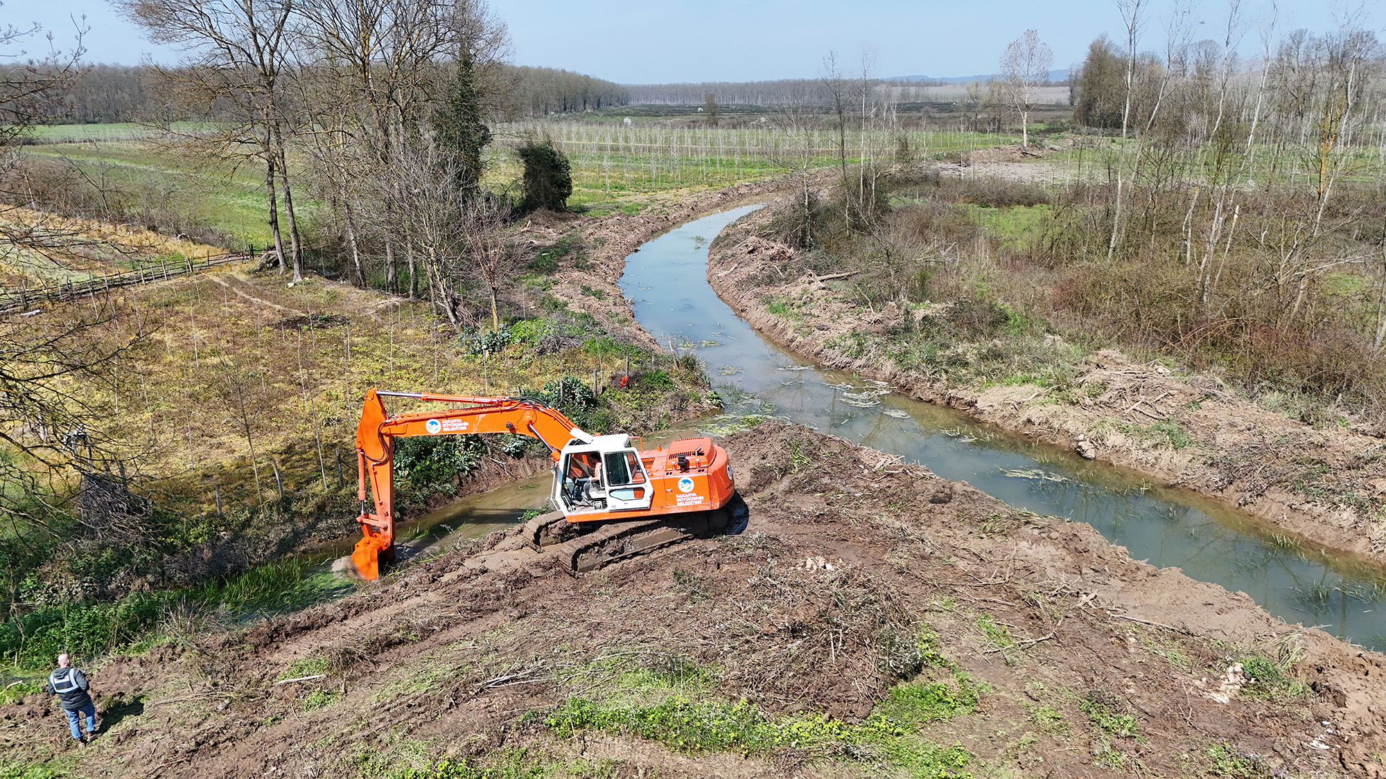 Büyükşehir, 16 ilçede kapsamlı drenaj ve kanal temizliği başlattı