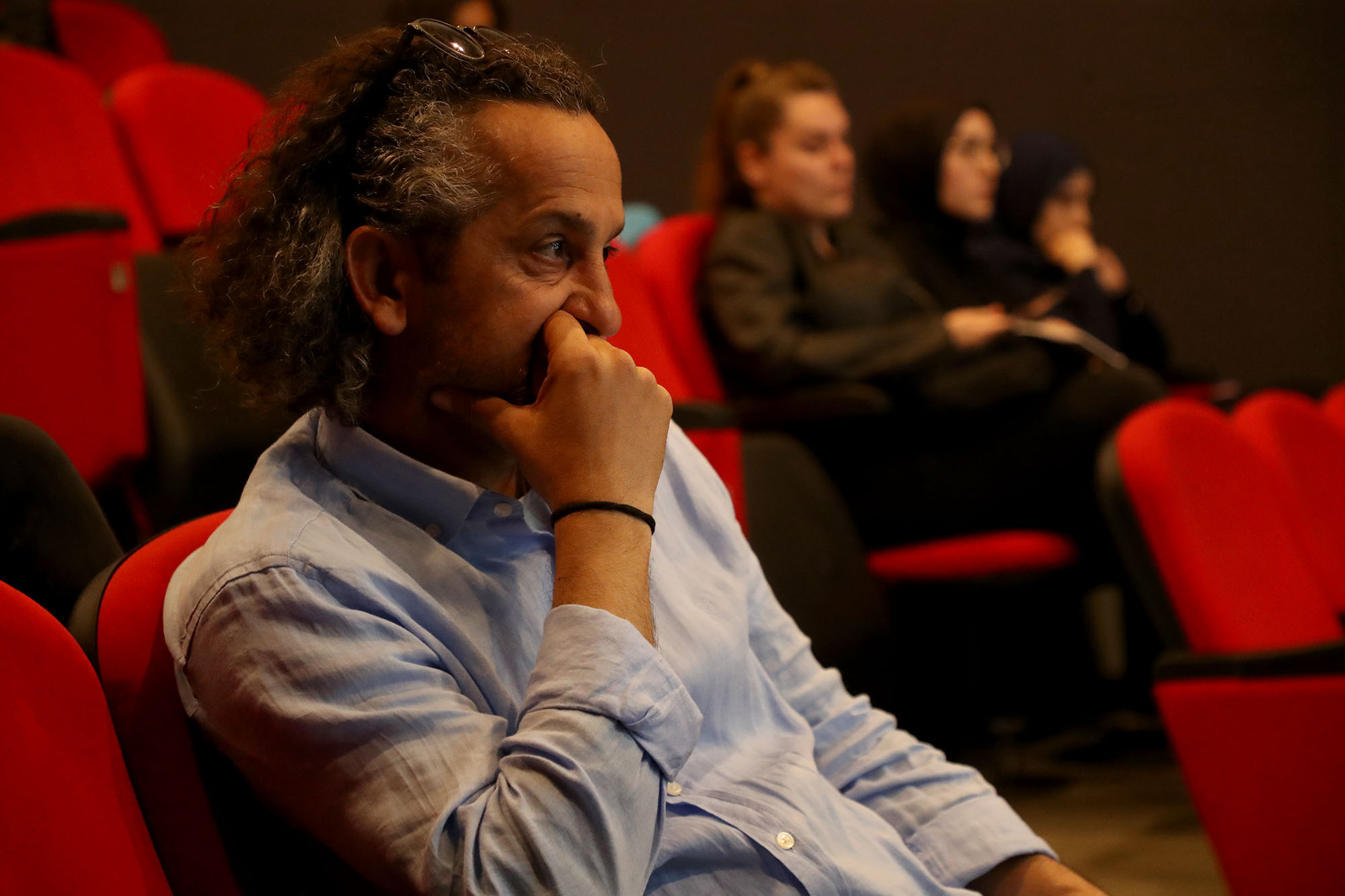OSM’de film gösterimi ve söyleşinin konusu Lütfi Ömer Akad sineması oldu