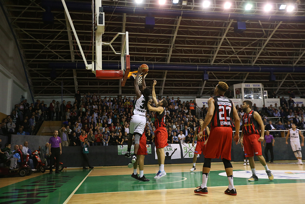 Büyükşehir Evinde Galip