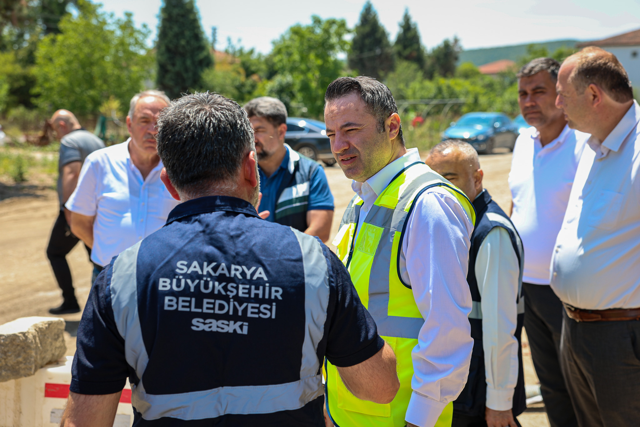 Söğütlü’nün 25 kilometrelik altyapısı için ekipler ilçenin dört bir yanında çalışıyor
