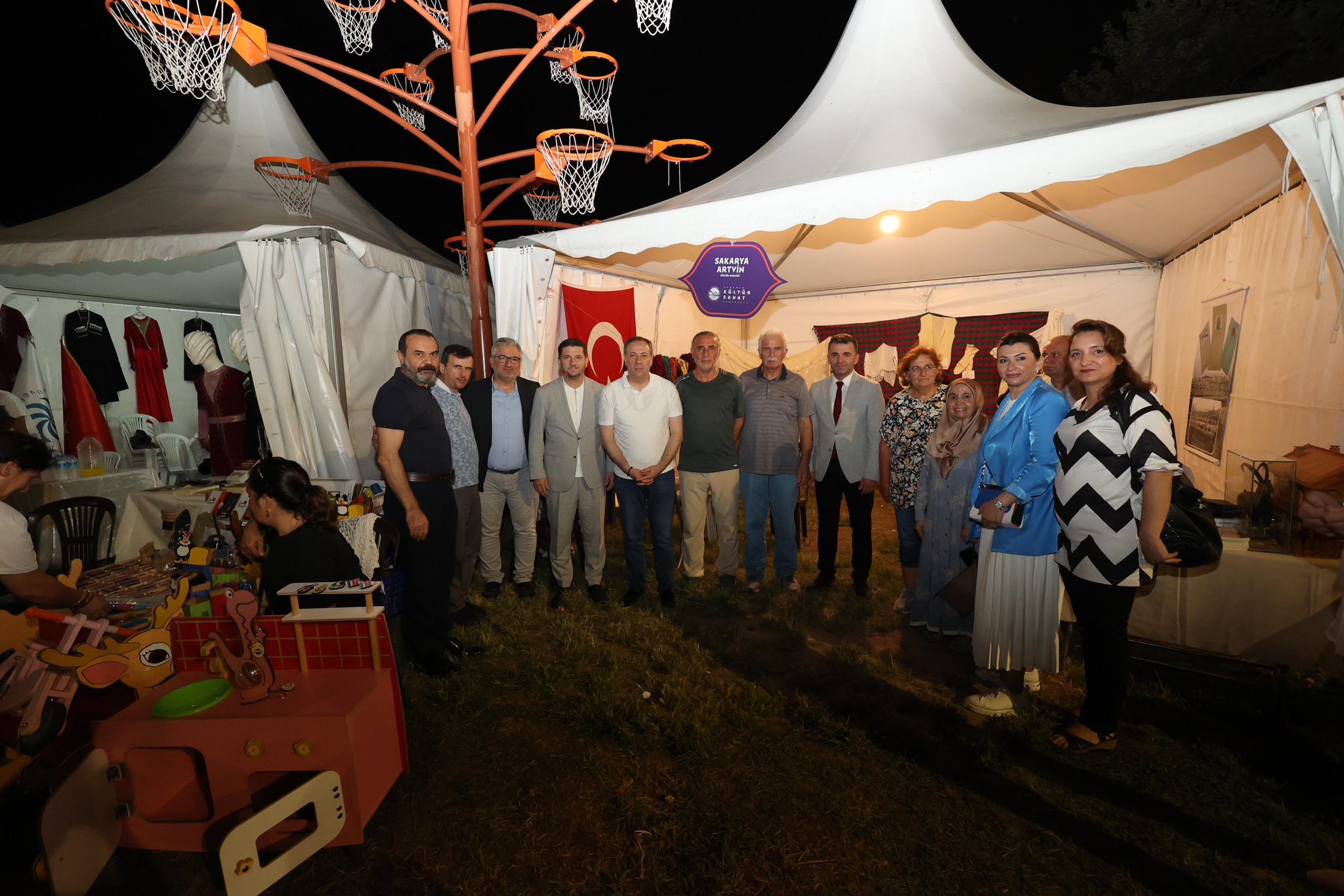 Hemşehri buluşmalarına unutulmaz son: Millet Bahçesi kültür festivalinde on binleri ağırladı