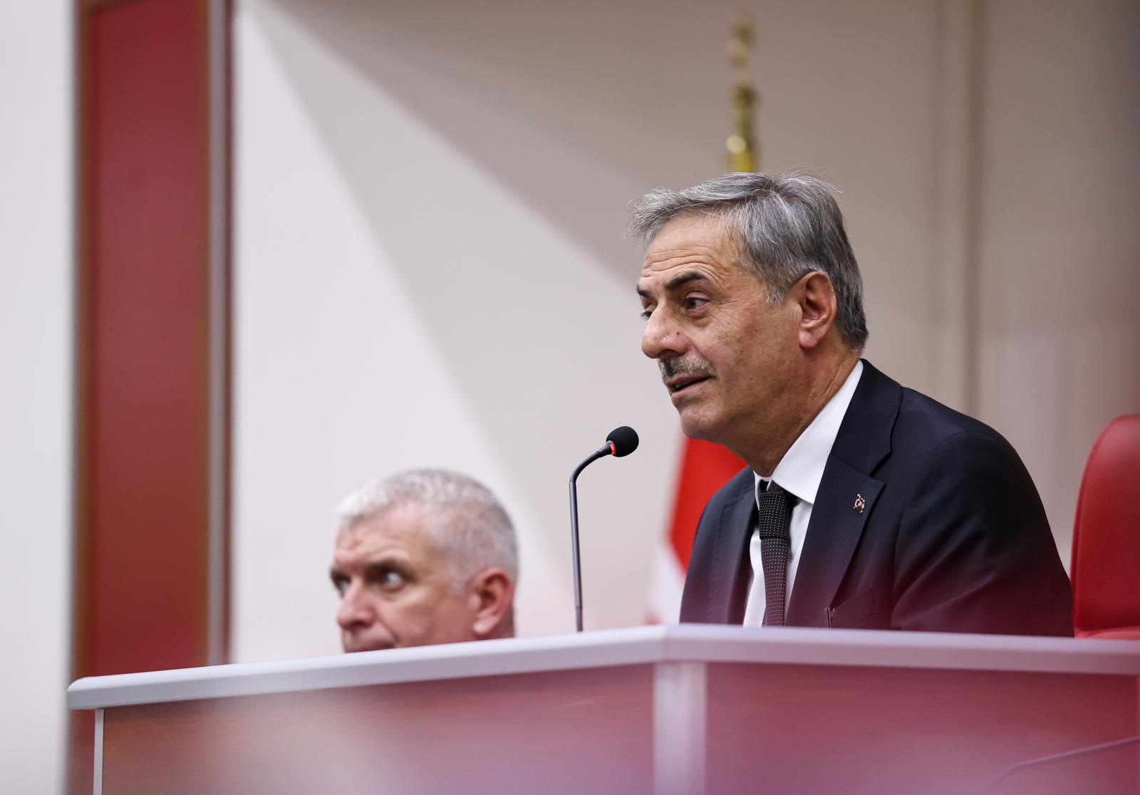 “Aynı anda her alanda yatırım ve hizmeti şehrimizle buluşturuyoruz”