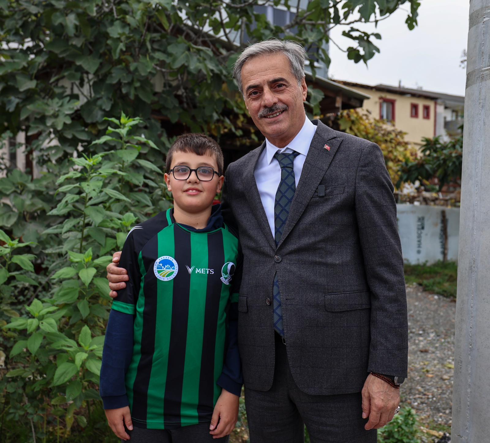 Yeni caddeler ve bağlantı yolları ile şehrimizin ulaşımına güç katıyoruz 