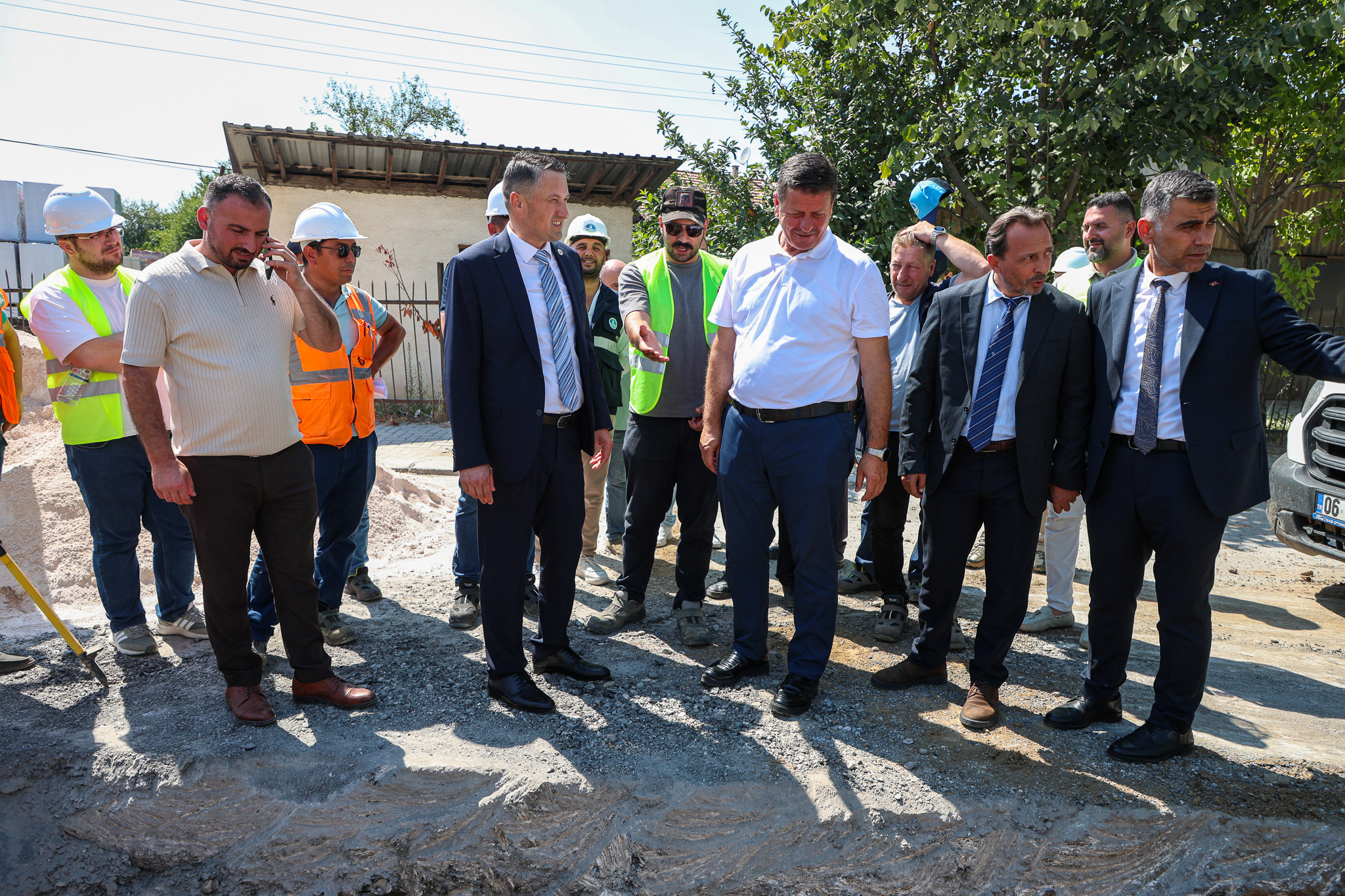 Akyazı’nın 100 kilometrelik altyapı hattı için saha çalışmaları başladı