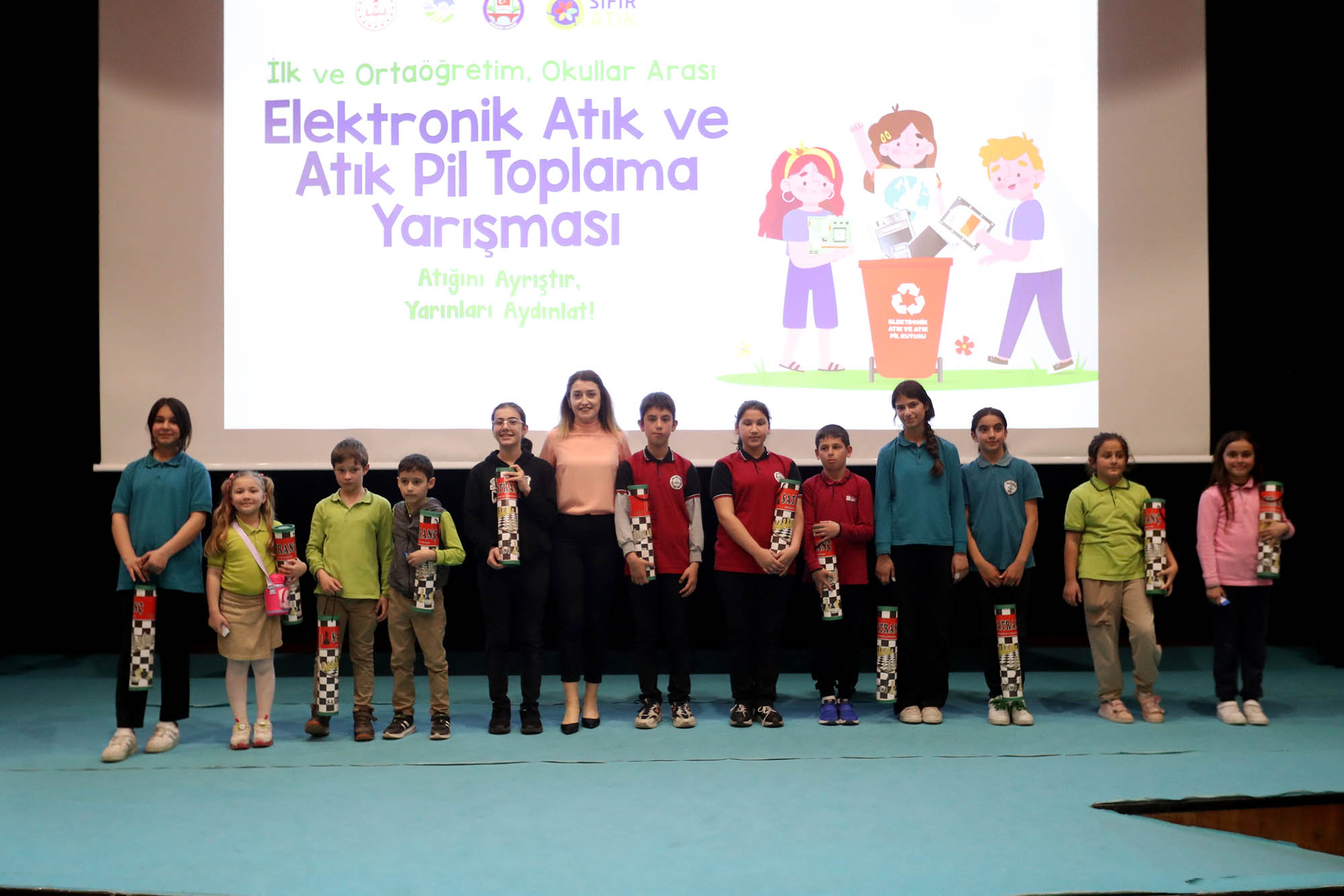 Elektronik Atık ve Atık Pil yarışmasında okullar ödüllerini aldı