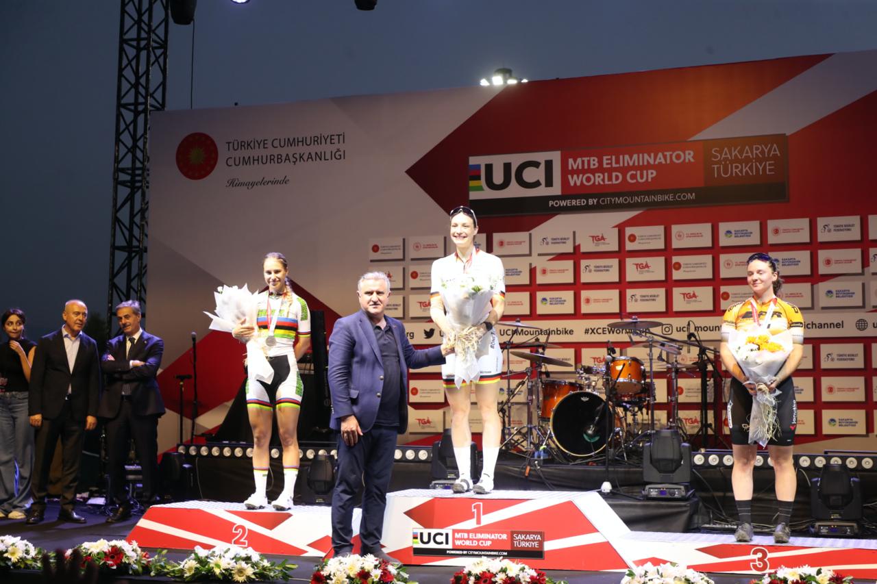 Şampiyon pedallar MTB Dünya Kupası’nda nefes kesti