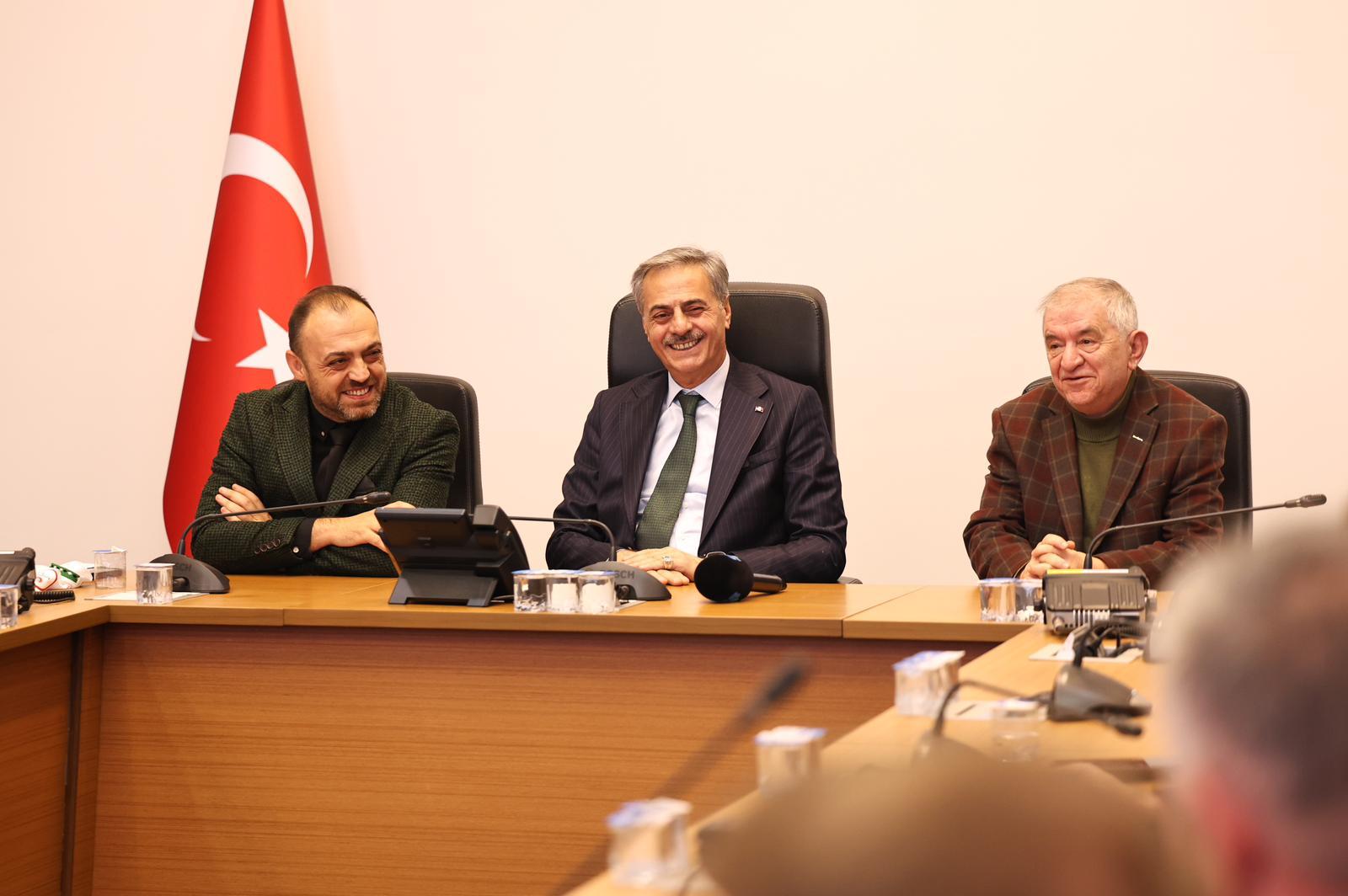 Yusuf Alemdar, Sakaryaspor’un yeni yönetimine başarılar diledi: “Bu şehir takımına sahip çıkar”