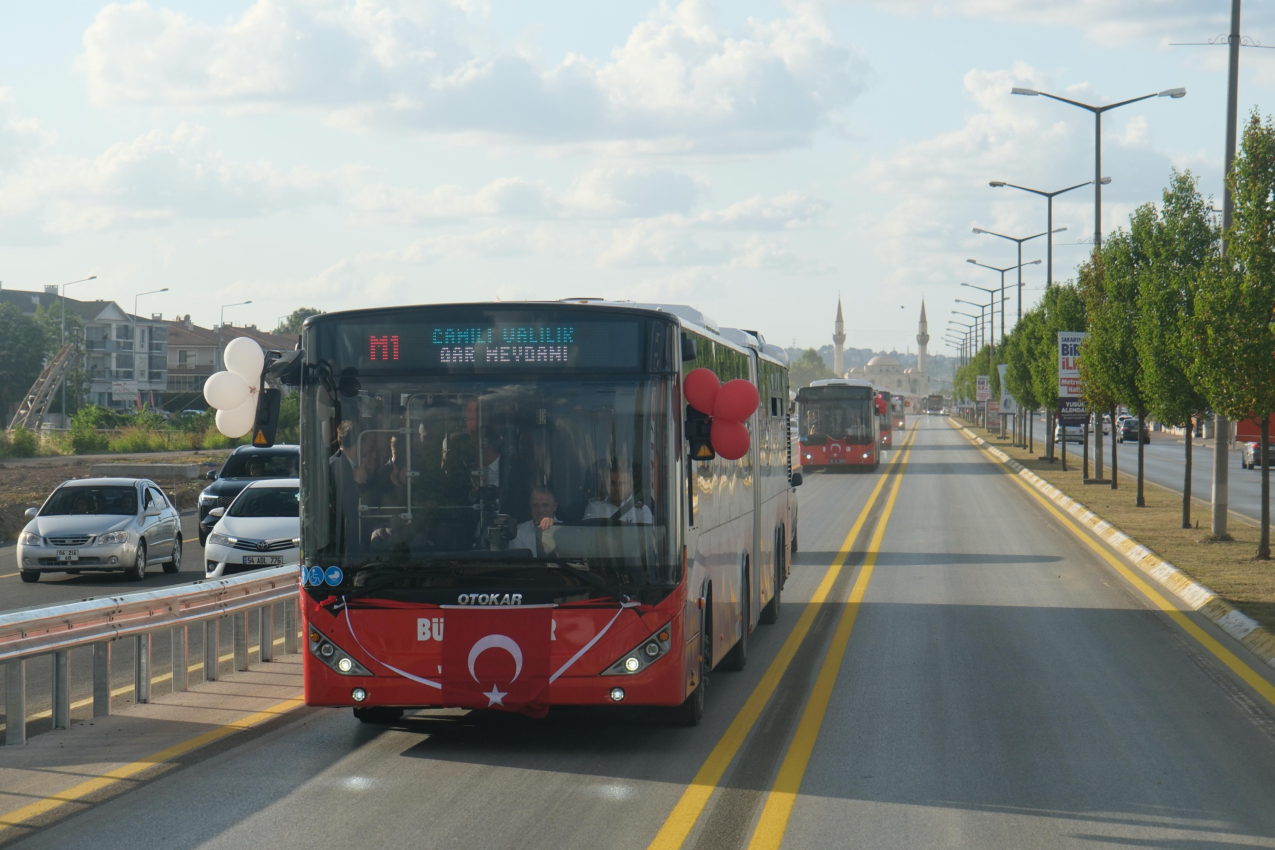 Metrobüsler Yusuf Alemdar’ın söz verdiği tarihte Sakarya yollarında
