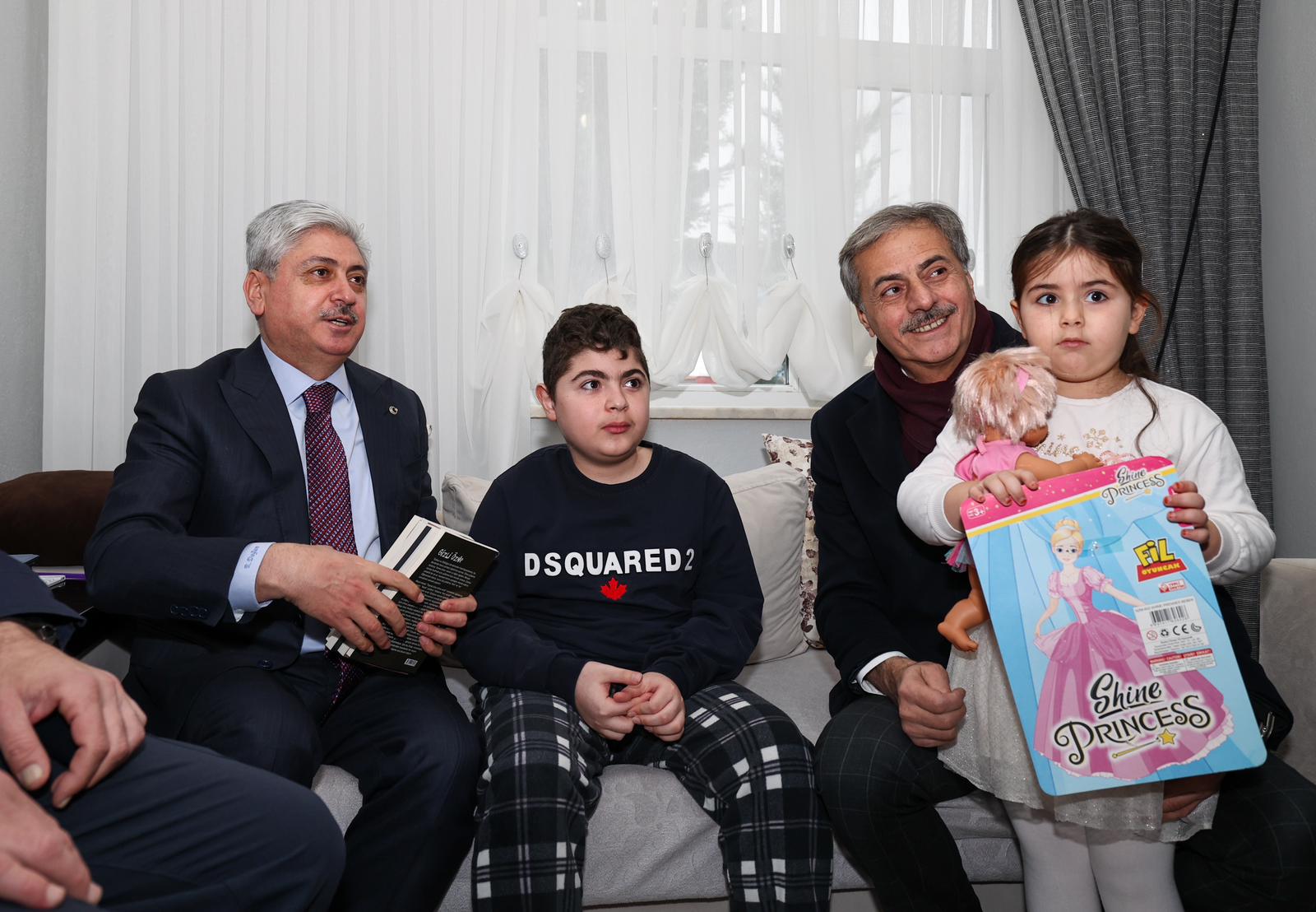 Vali Doğan ve Başkan Alemdar’dan anlamlı ziyaret: “Harun’un nefesine hep birlikte umut olalım”