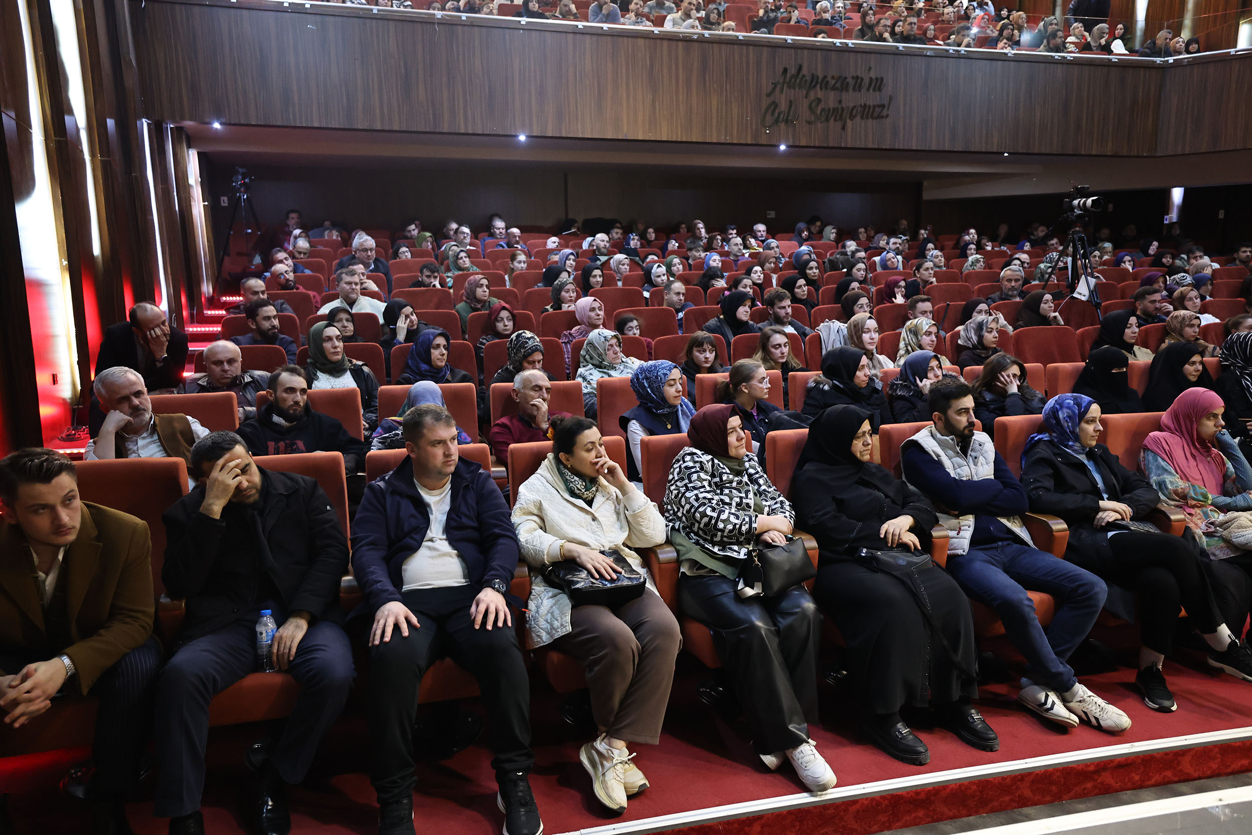 Prof. Dr. Aydemir: “Hak ile ancak kalp mutmain olur”