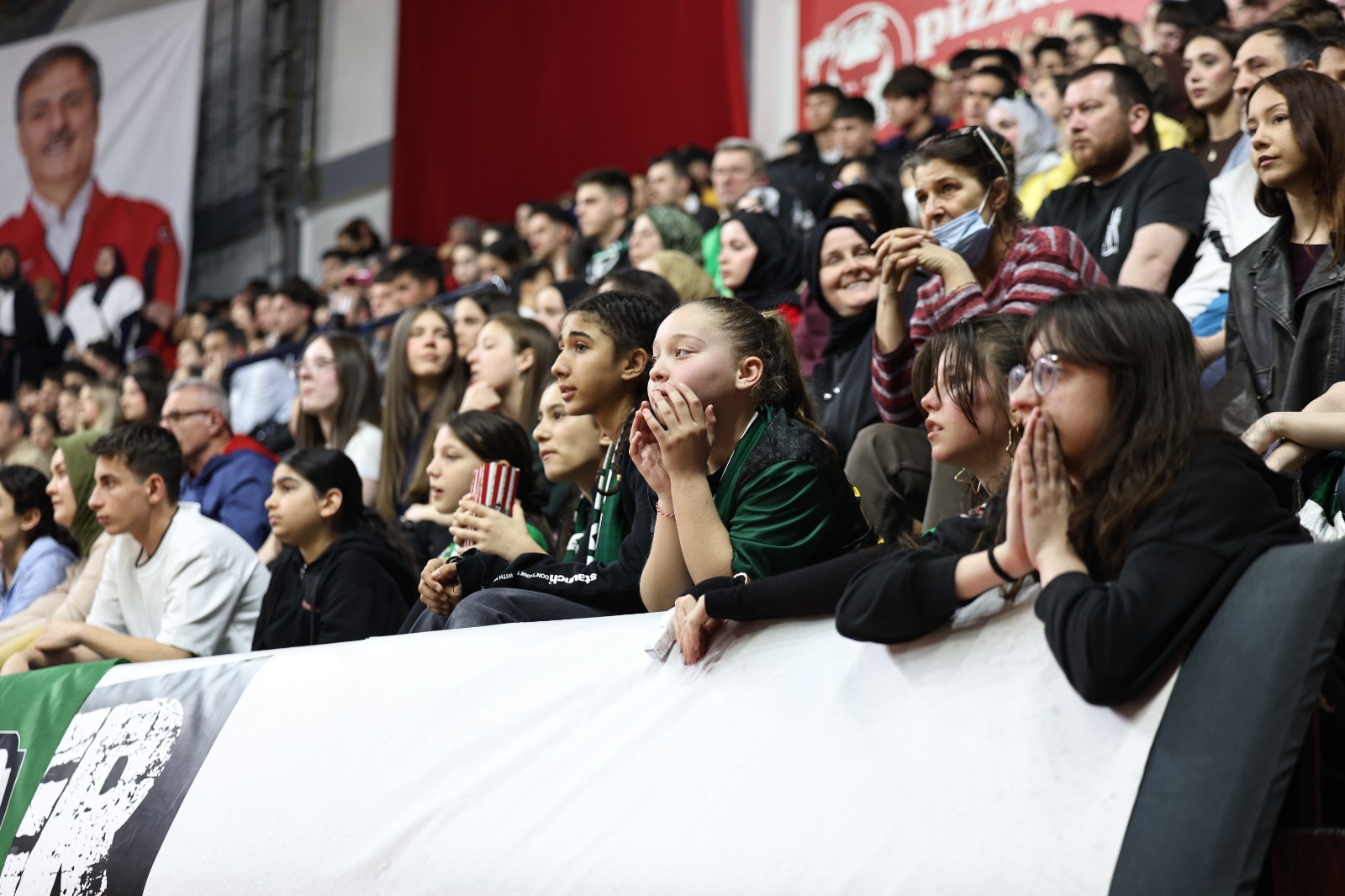 Büyükşehir basketbol yarı final serisine galibiyetle başladı