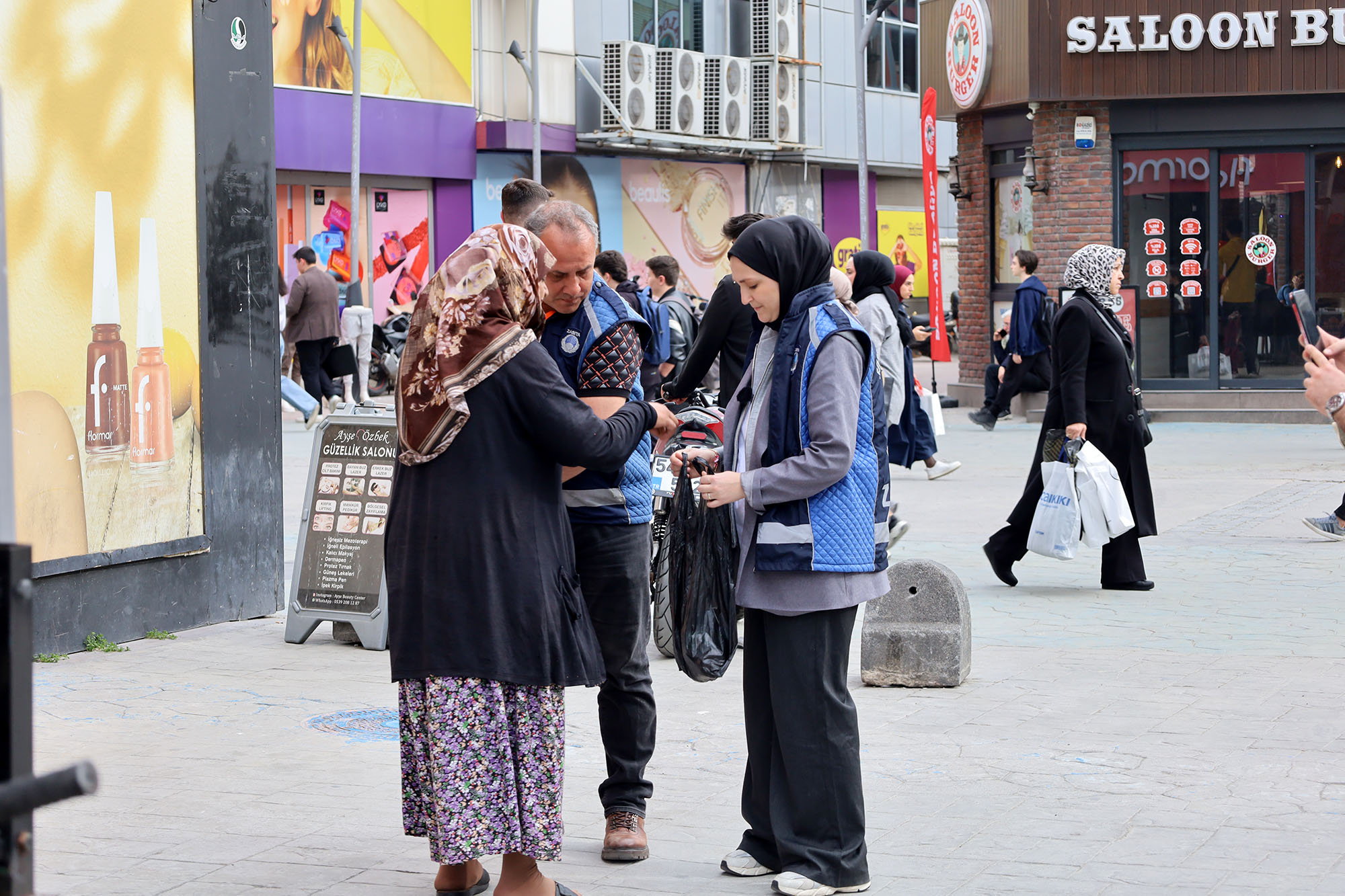 Büyükşehir’den sokakta vatandaşın huzurunu bozanlara karşı sıkı denetim