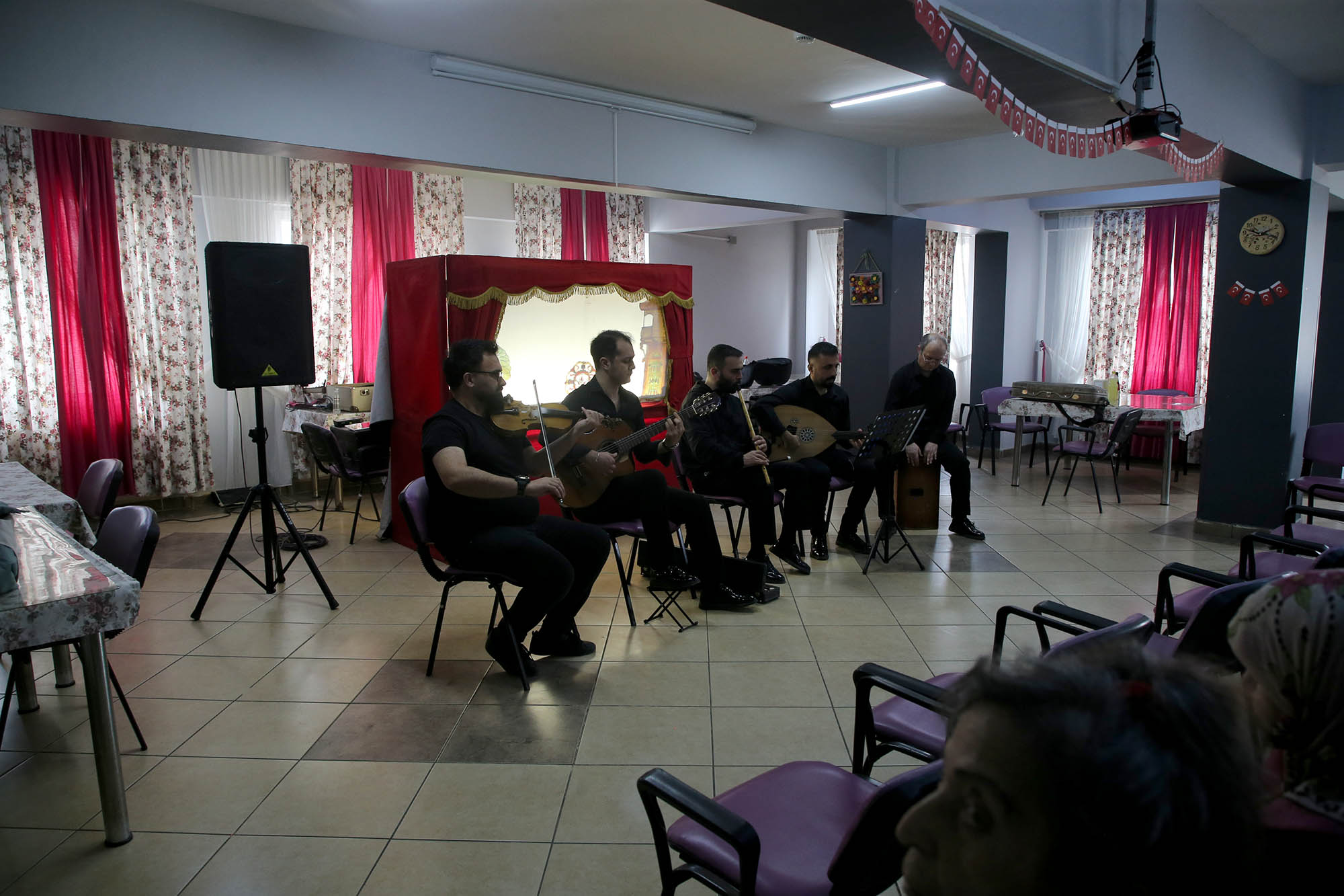 Büyükşehir’den yaşlıların yüzünde tebessüm olan ziyaret