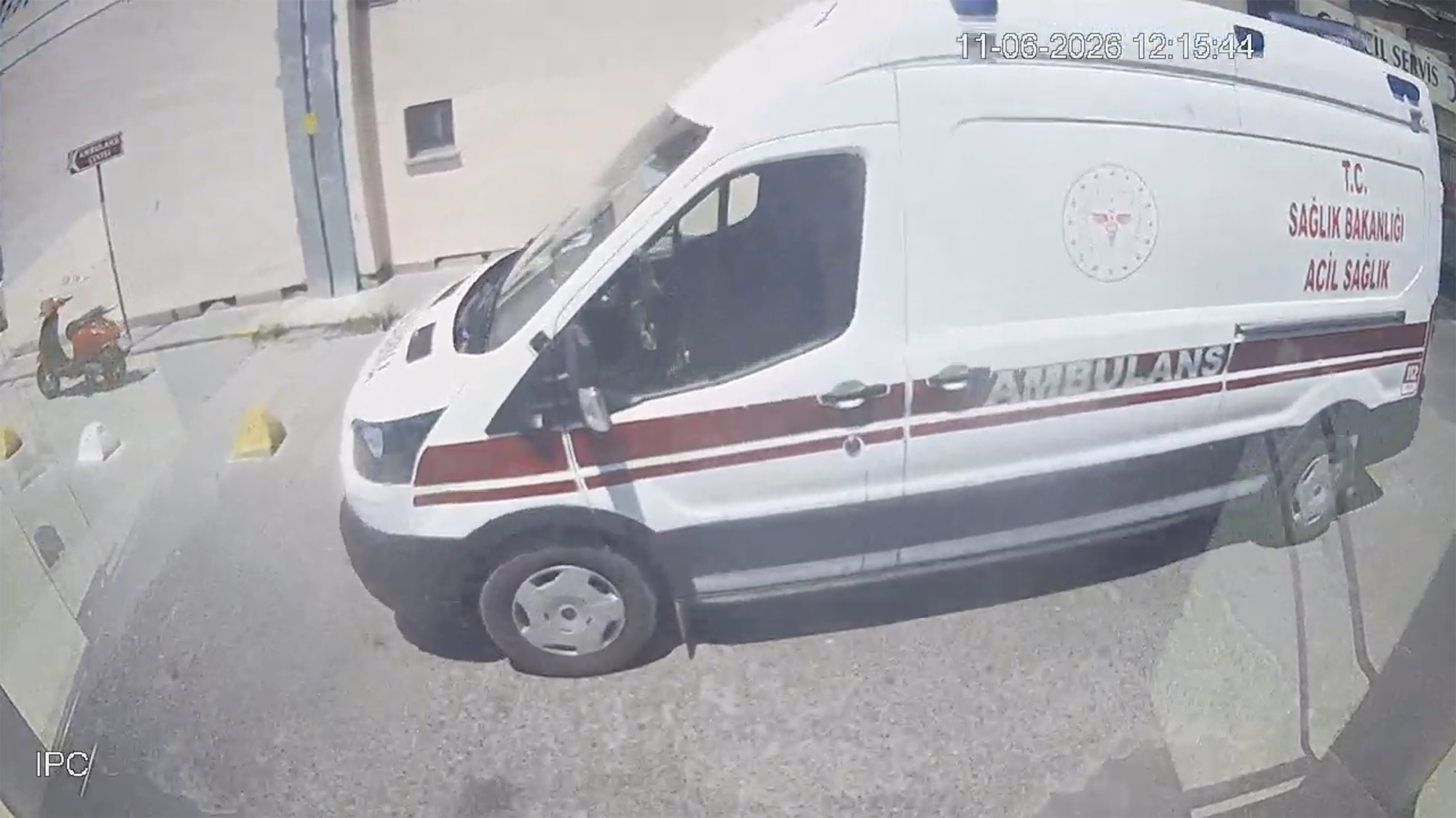 Büyükşehir’in otobüsünde bir manevrayla bir hayat kurtuldu: Kamera saniye saniye kaydetti…