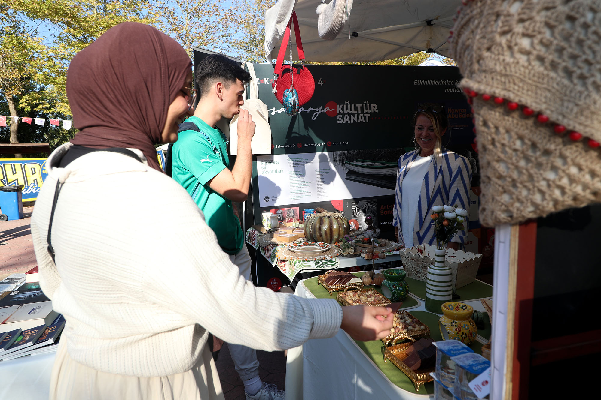 Sakarya’nın yeni misafirleri şehri Büyükşehirle tanıyor