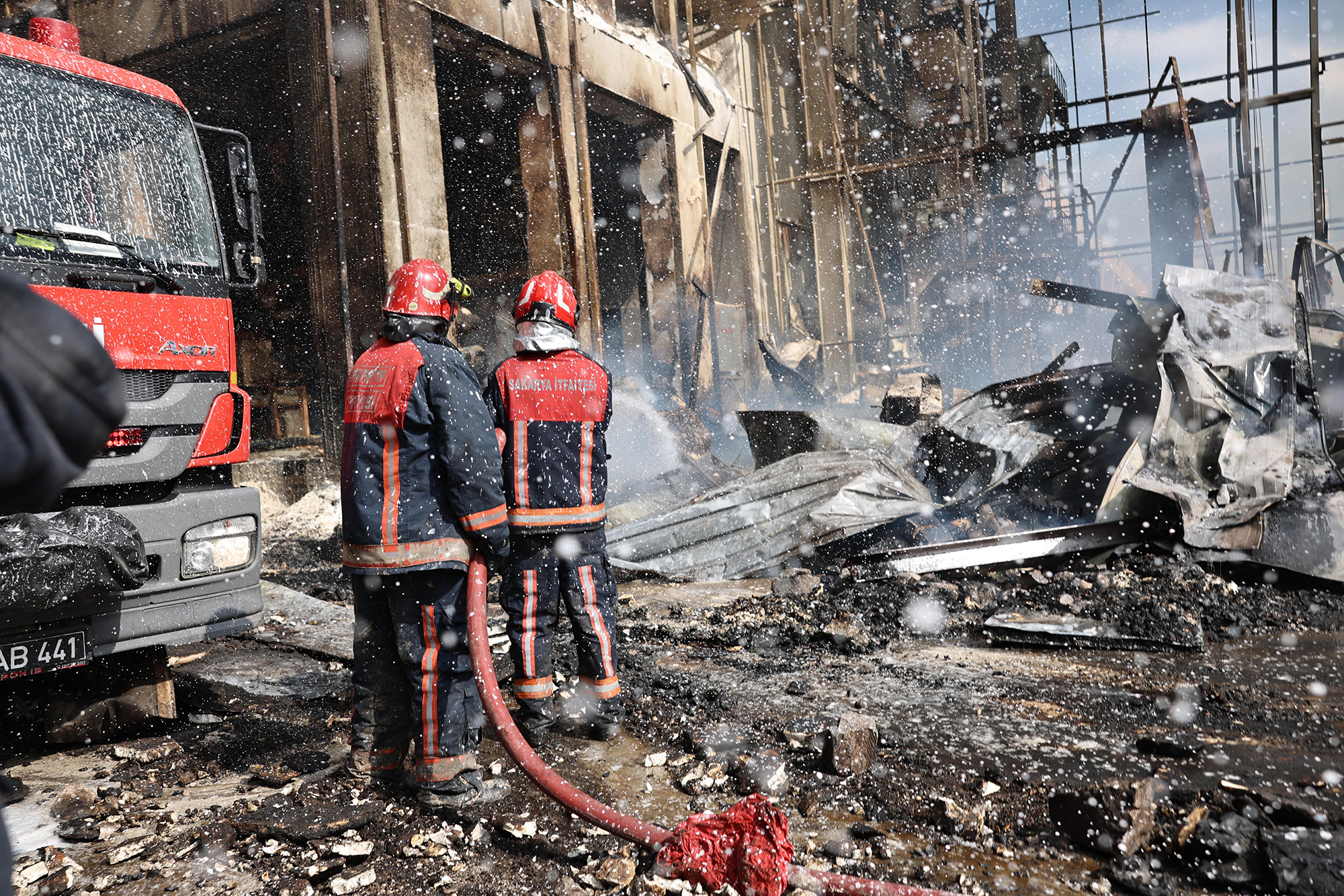 Büyükşehir’in ateş savaşçıları 2024’te yüzlerce cana ‘nefes’ oldu: Her dakika, her saniye teyakkuzda 