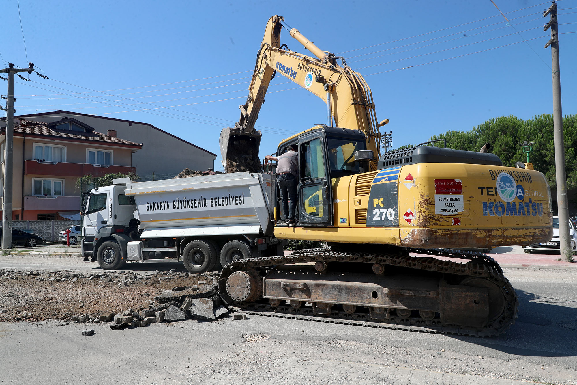 Erenler Küpçüler Caddesi’nde yenileme çalışmaları başladı 