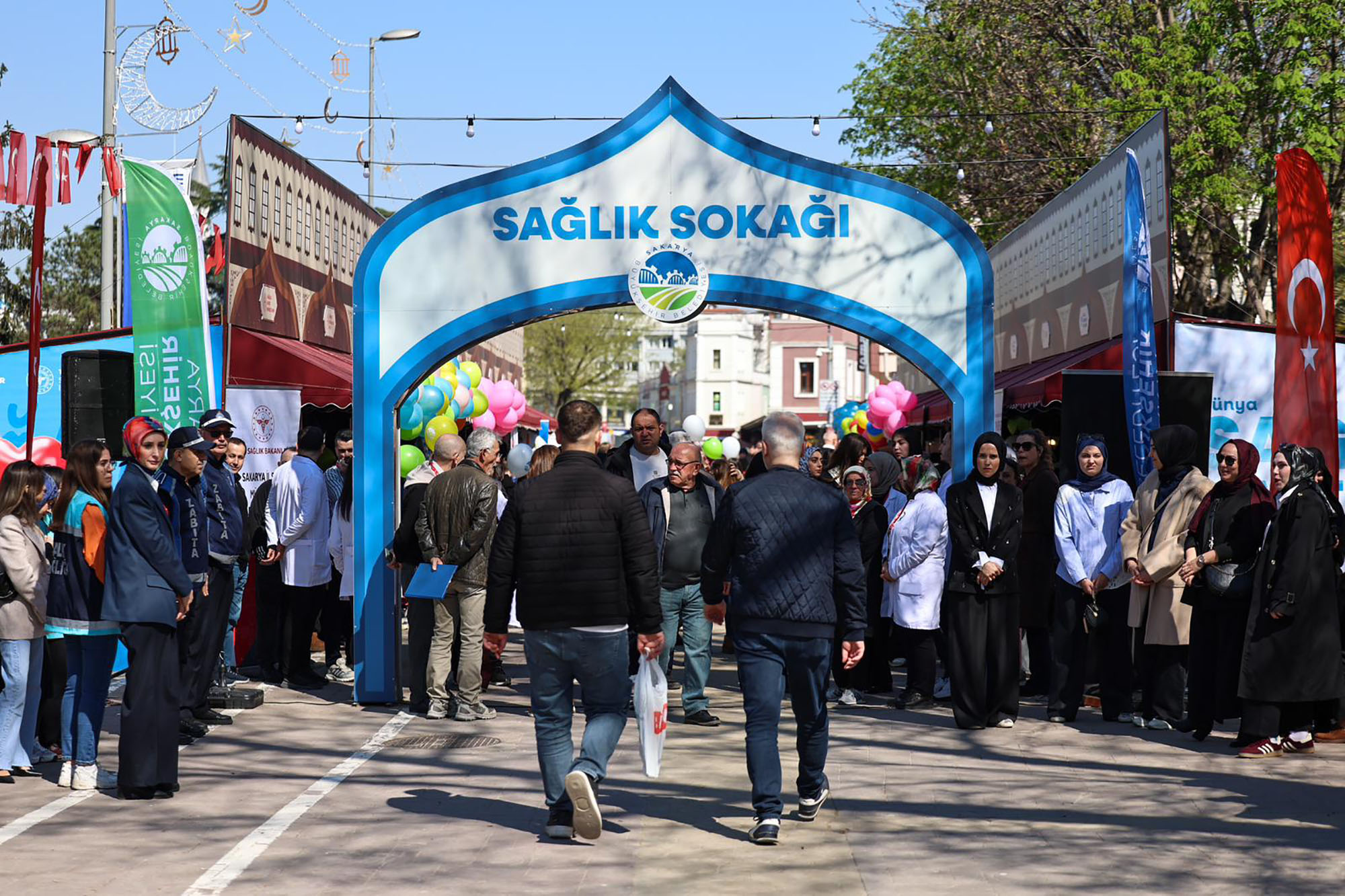 Sakarya’nın merkezine Sağlık Sokağı açıldı: Sağlığın her alanında danışmanlık ve tetkik yapıyorlar…