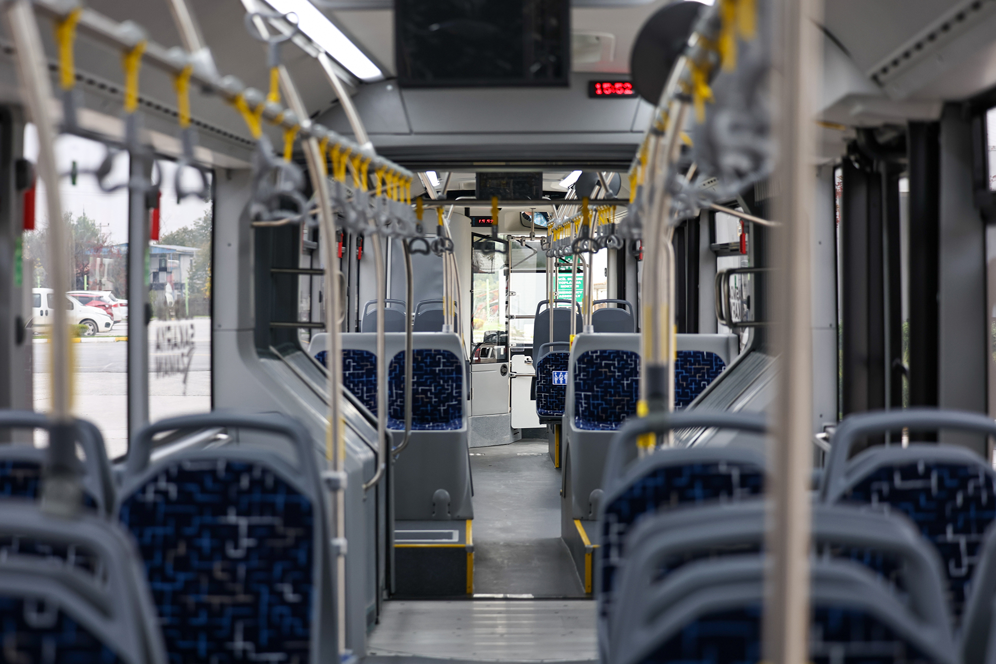 Büyükşehir’in metrobüs filosuna 5 araç daha dahil oldu