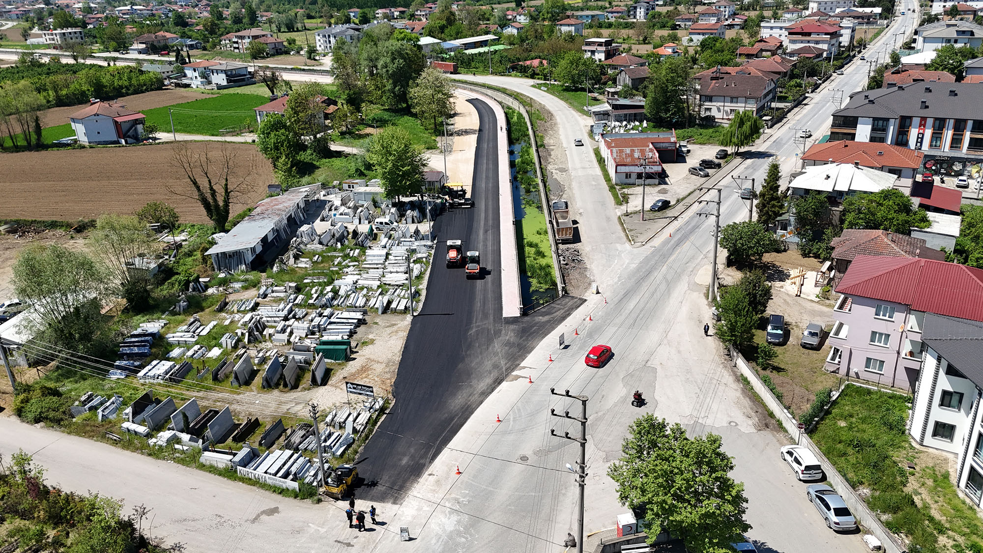 Akyazı’da duble yol ve rekreasyon projesi tamamlanıyor