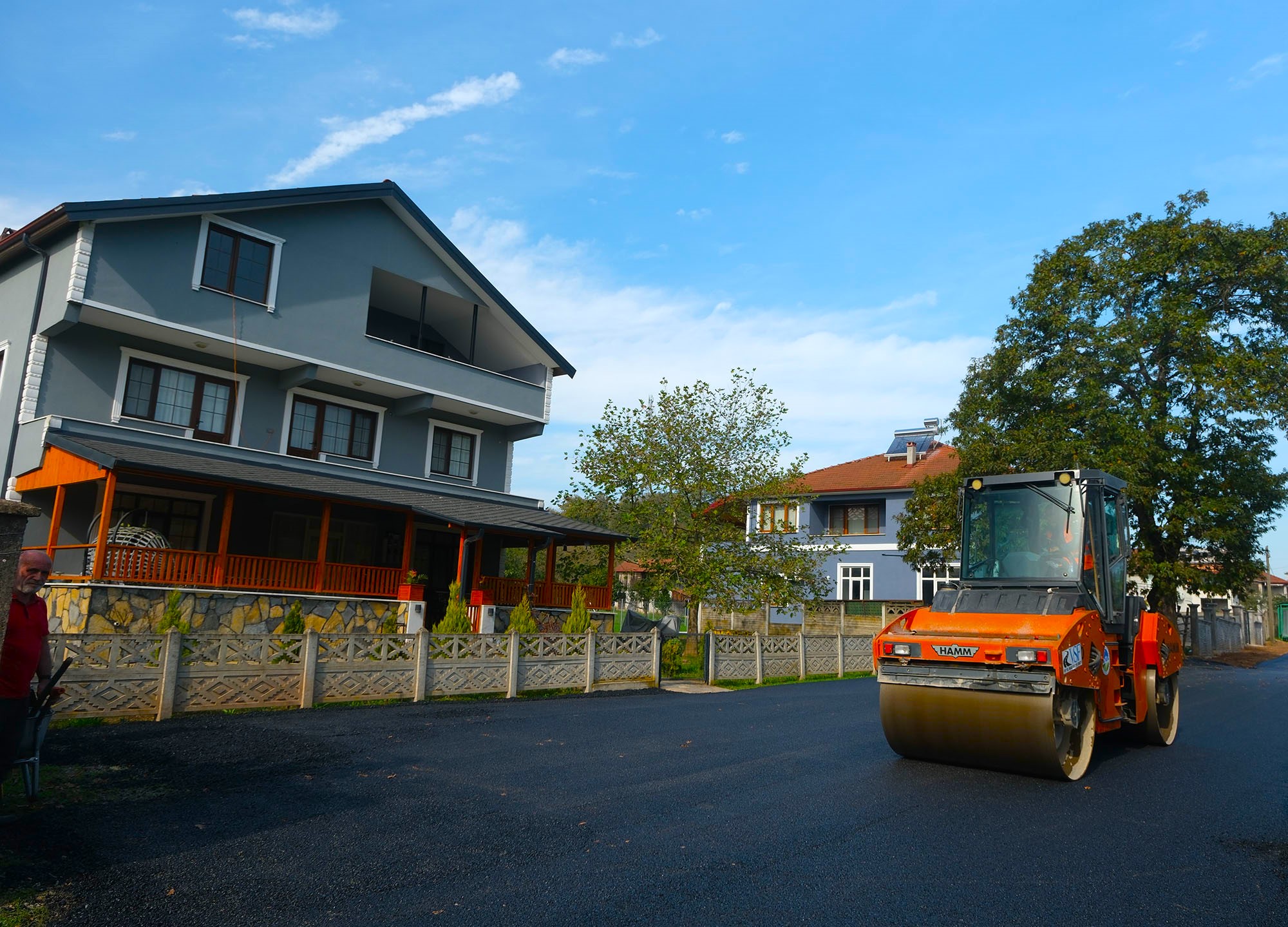 Hendek’te Soğuksu’dan sonra şimdi Hacıkışla: Büyükşehir şehrin yollarını ilmek ilmek işliyor
