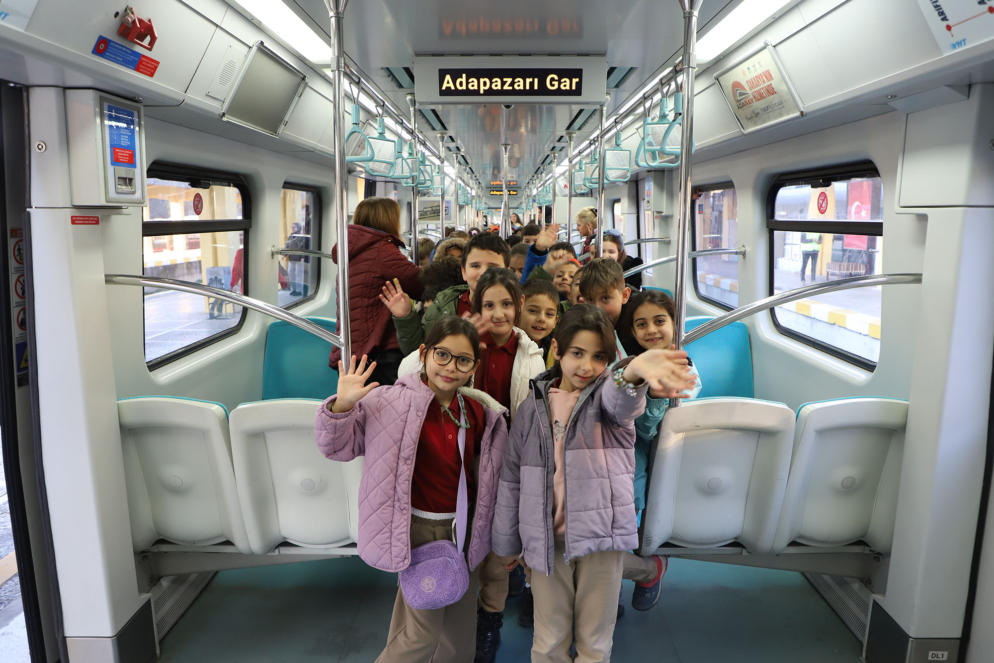 Çocuklardan yerinde toplu taşıma ve ulaşım incelemesi