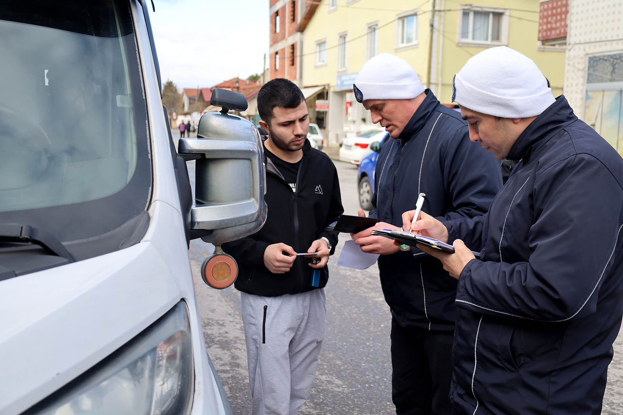 Büyükşehir öğrencilerin güvenliği için sahada: Tek tek denetim yaptılar 