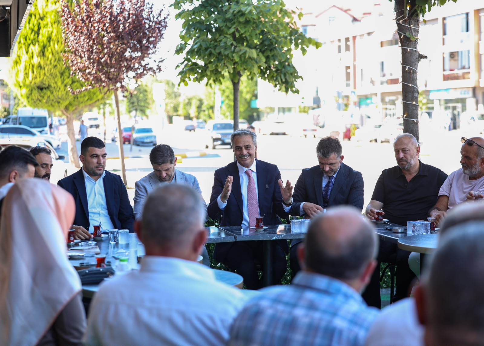 Sakarya’nın merkezine kesintisiz ulaşım artık mümkün: Alparslan Türkeş Caddesi aydınlatması ve peyzajıyla tamamlandı