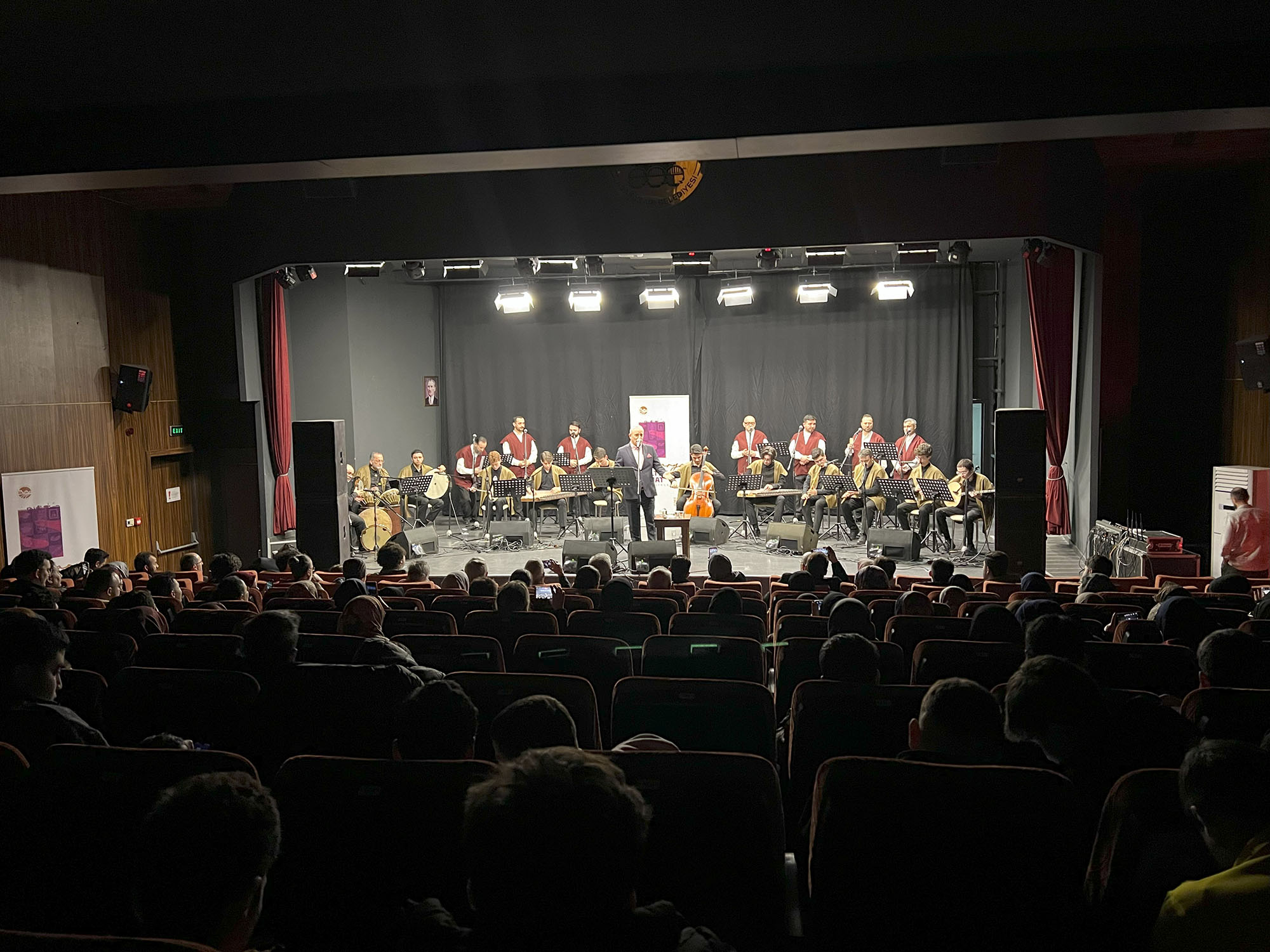 İlahilerle dolu gecede Ramazan’ın manevi ruhu hissedildi