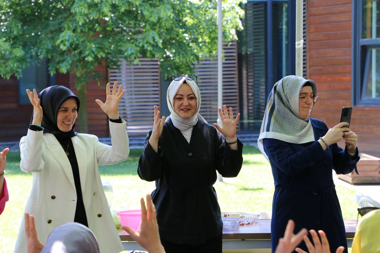 SGM’de işaret diliyle kalpten kalbe köprüler kurdular