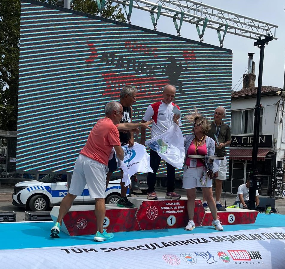 Büyükşehir sporcularından gururlandıran başarı