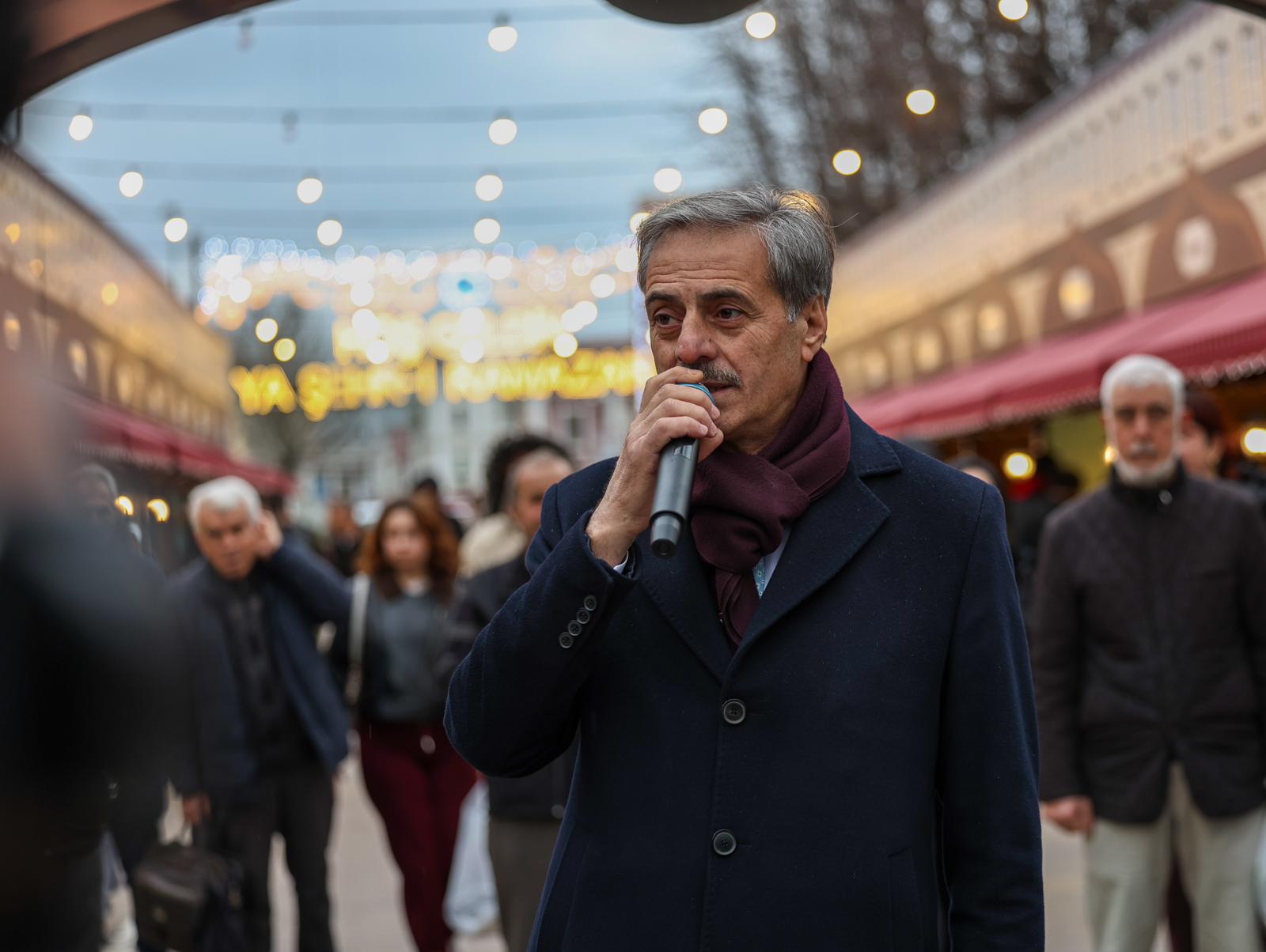 Sakarya’da bir Ramazan klasiği ve Büyükşehir’in geleneği Kitap Sokağı kapılarını açtı