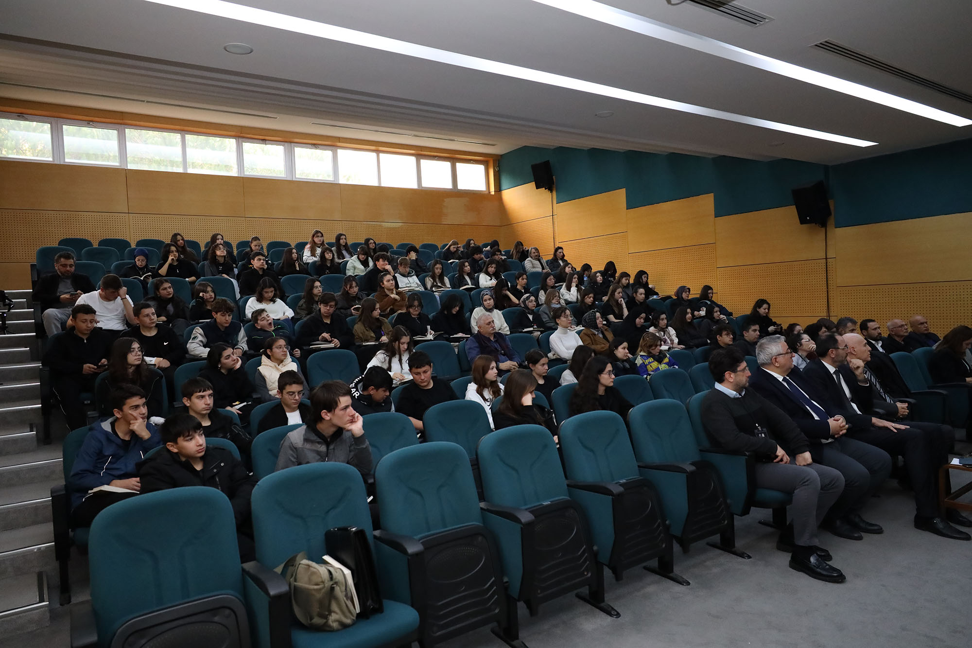 ‘Bir Şehir İki Çınar’ sempozyumunun ilk oturumu Faik Baysal oldu