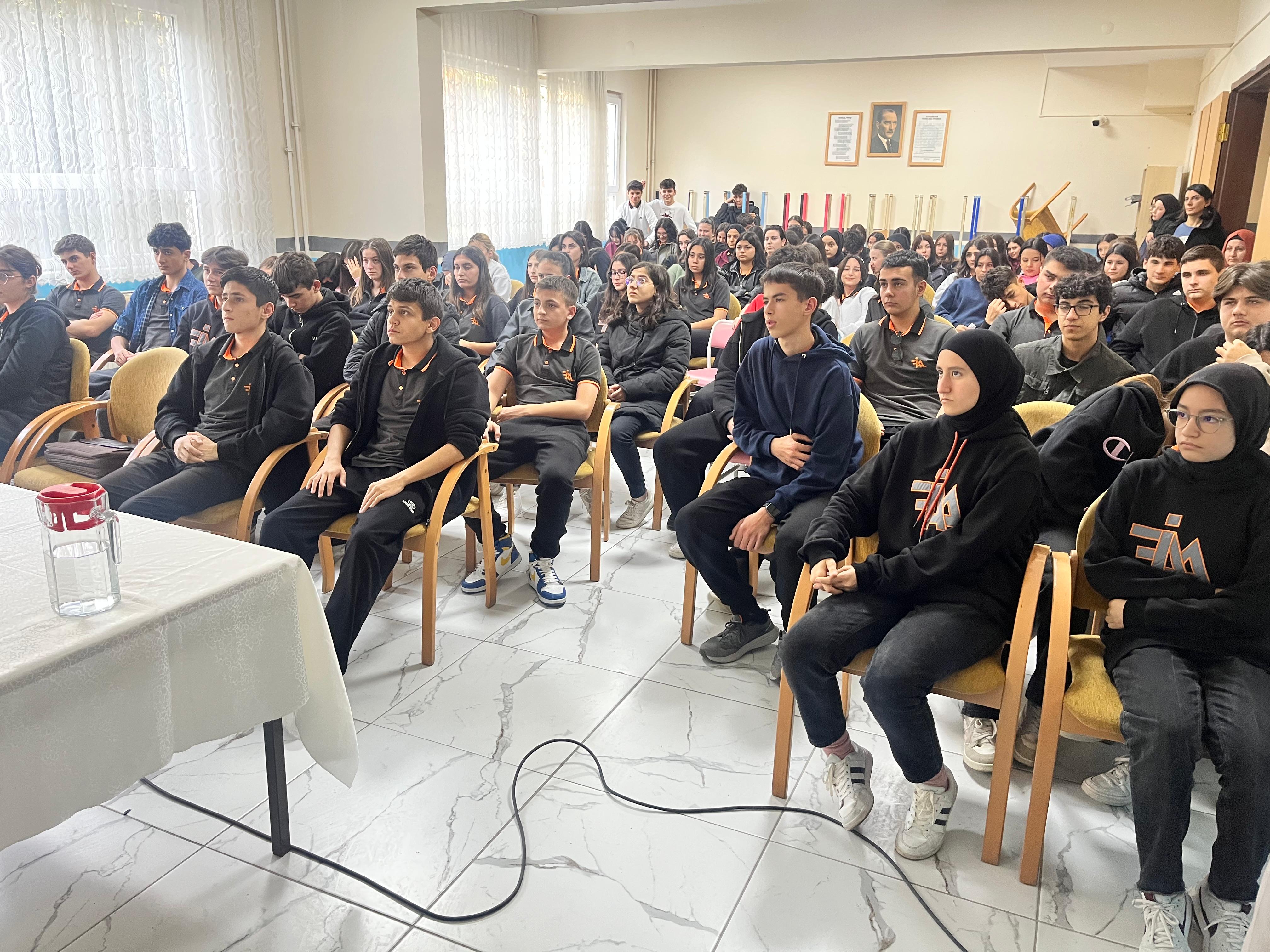 Büyükşehir’den bin 400 lise öğrencisine “İklim Değişikliği ve Sıfır Atık” eğitimi