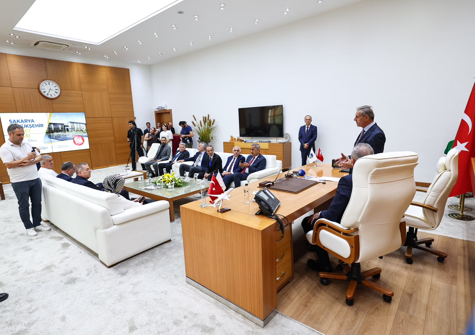 “Vaatlerimizin üzerinde yatırımı şehrimizle buluşturuyoruz”