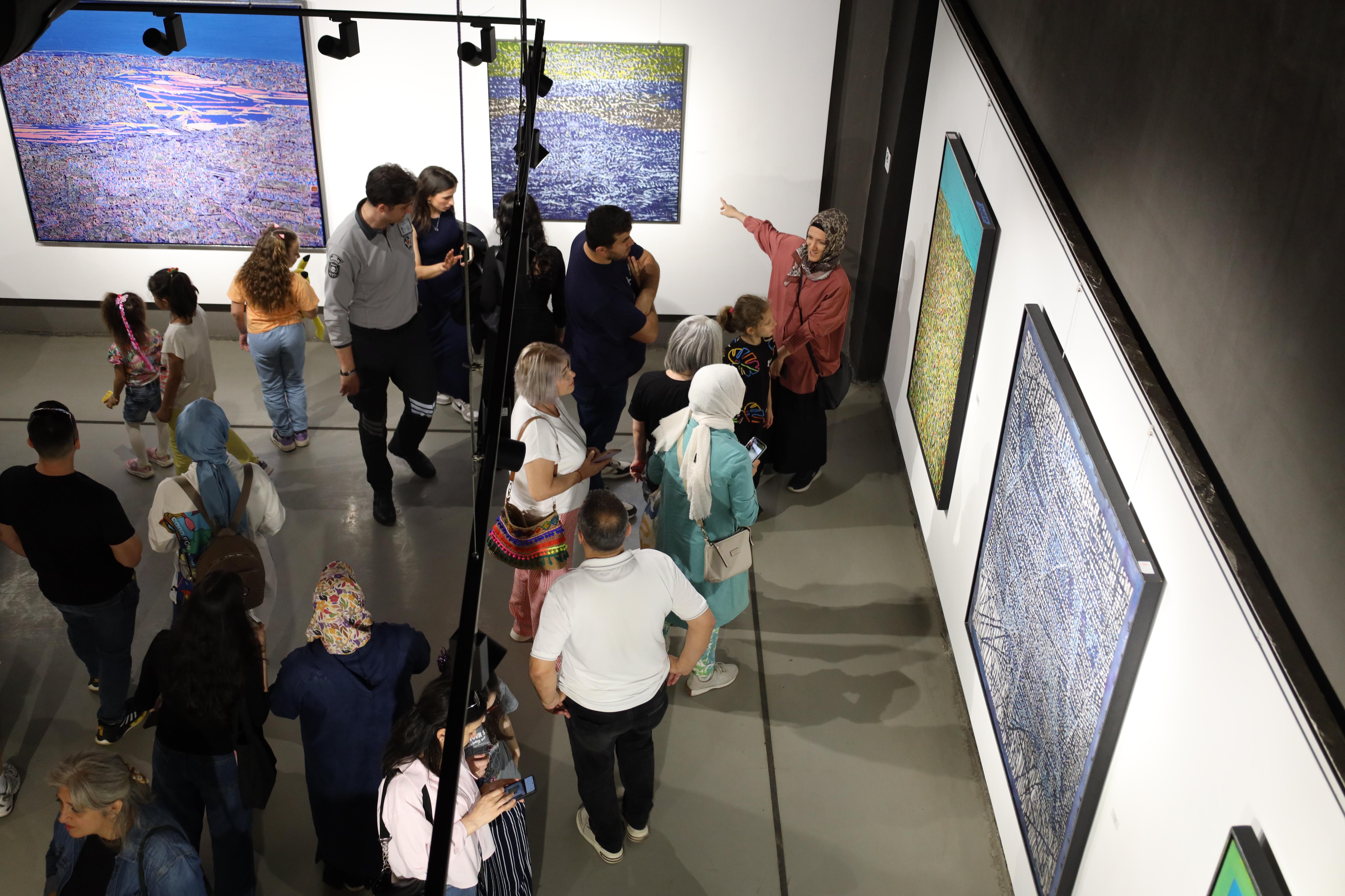 Ressam Devrim Erbil’in ‘Yatay Derinlik’ sergisi OSM’de kapılarını açtı