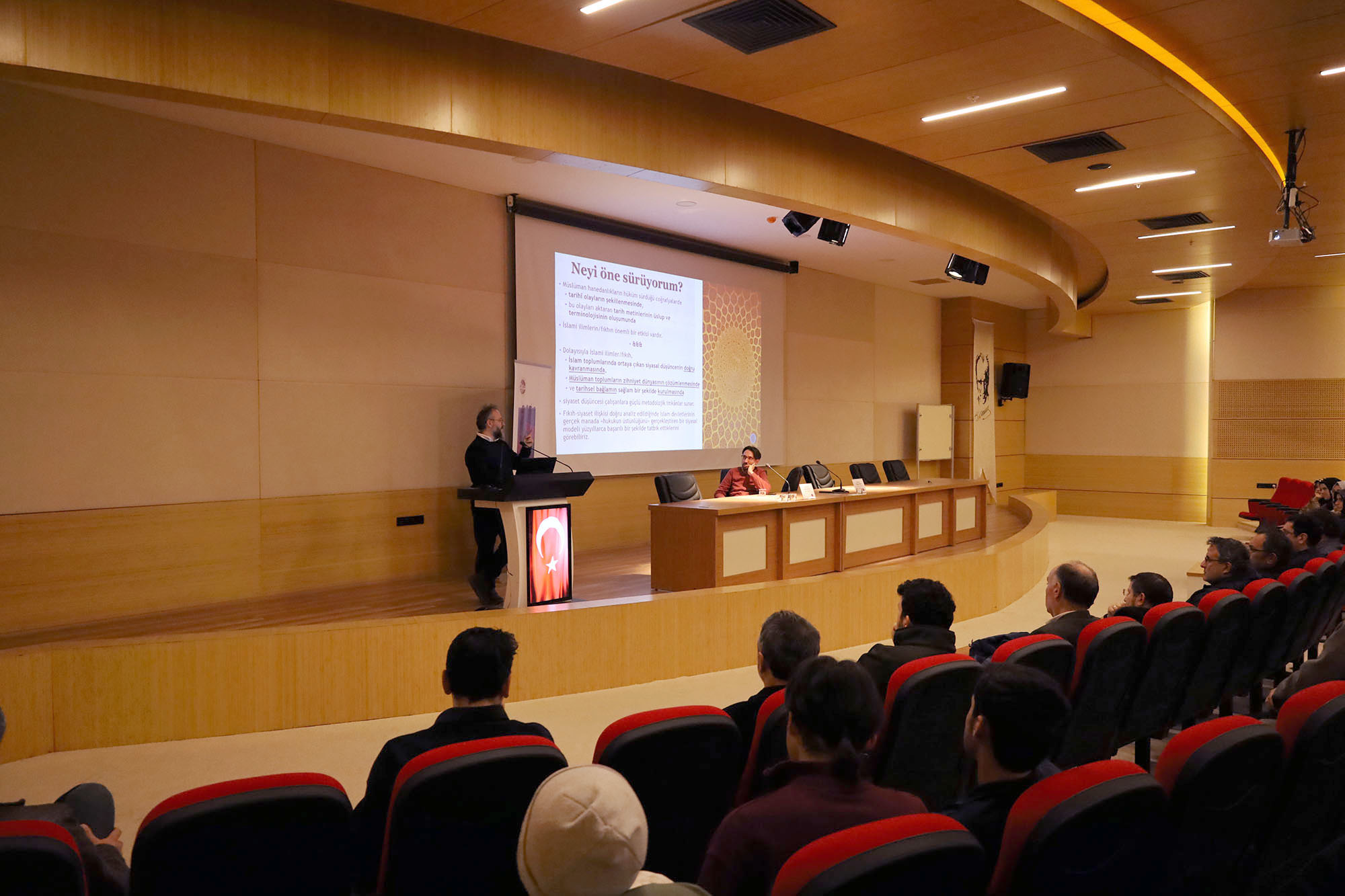 İslam hukuku ve siyaset felsefesine tarihsel bir bakış