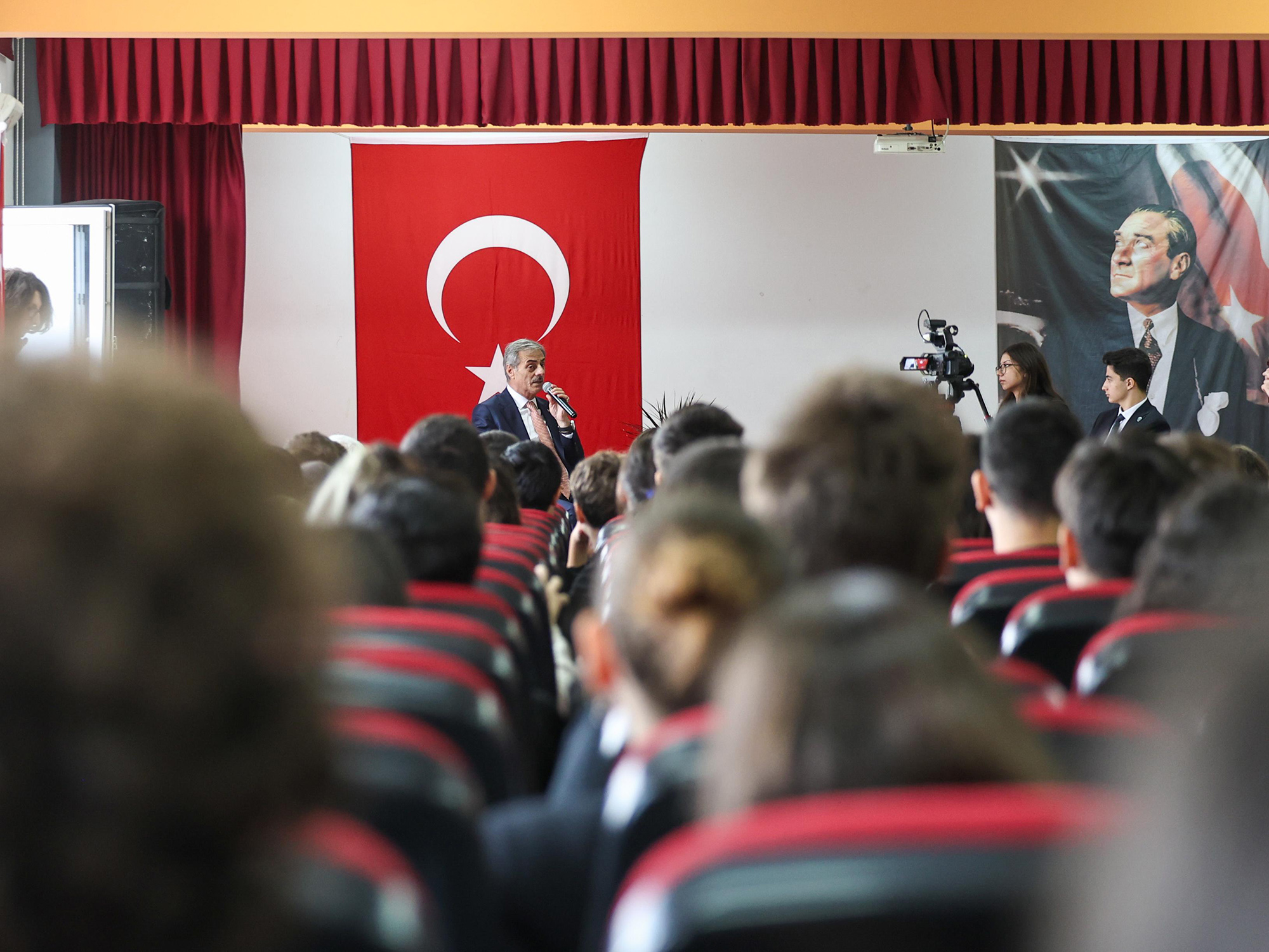 Sakarya gençliğine hizmet edecek eserleri bir bir hayata geçiriyoruz