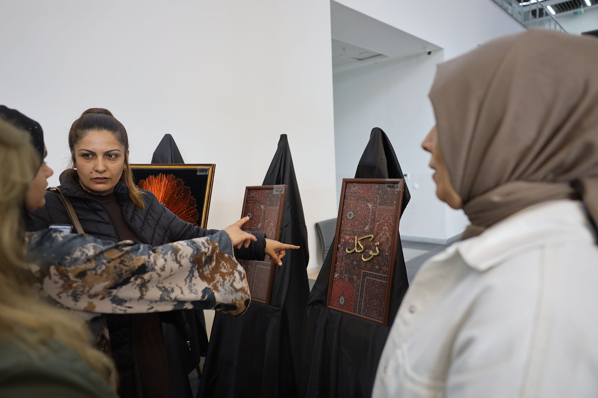 Karasu SAMEK’te üreten eller yıl sonu sergisinde buluştu