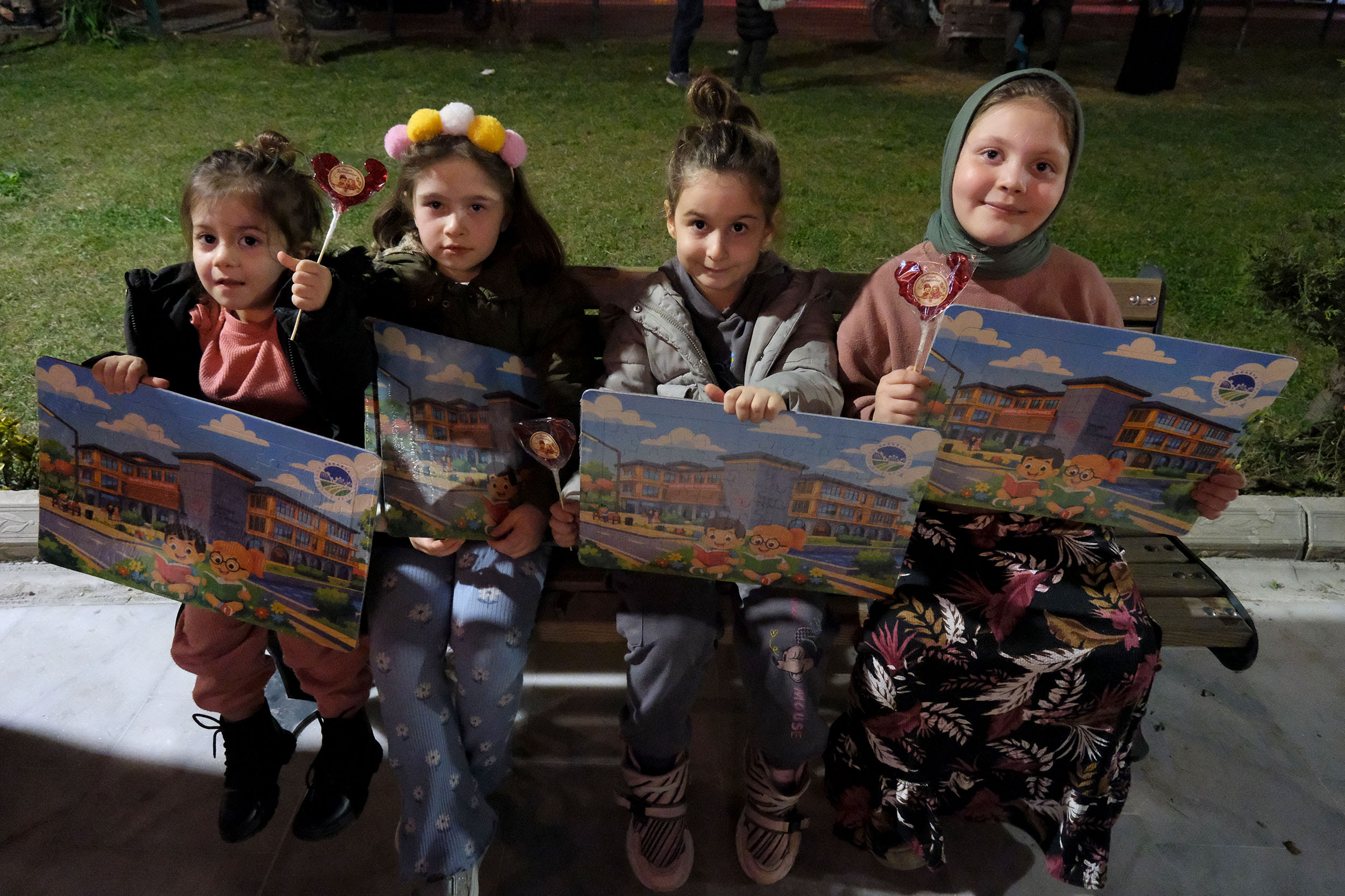 Çocuklarla Ramazan programı ilk haftasında 2 bin 500 çocuğa neşe saçtı