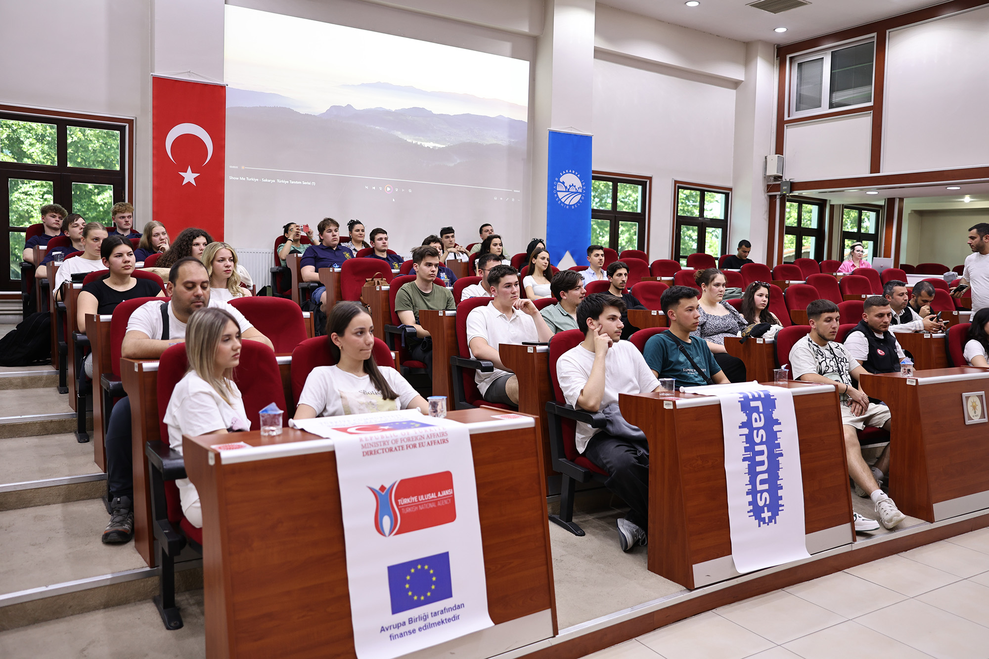 Büyükşehir’in ‘dirençli şehir’ hedefi farklı renklerden gencin ilgi odağı oldu