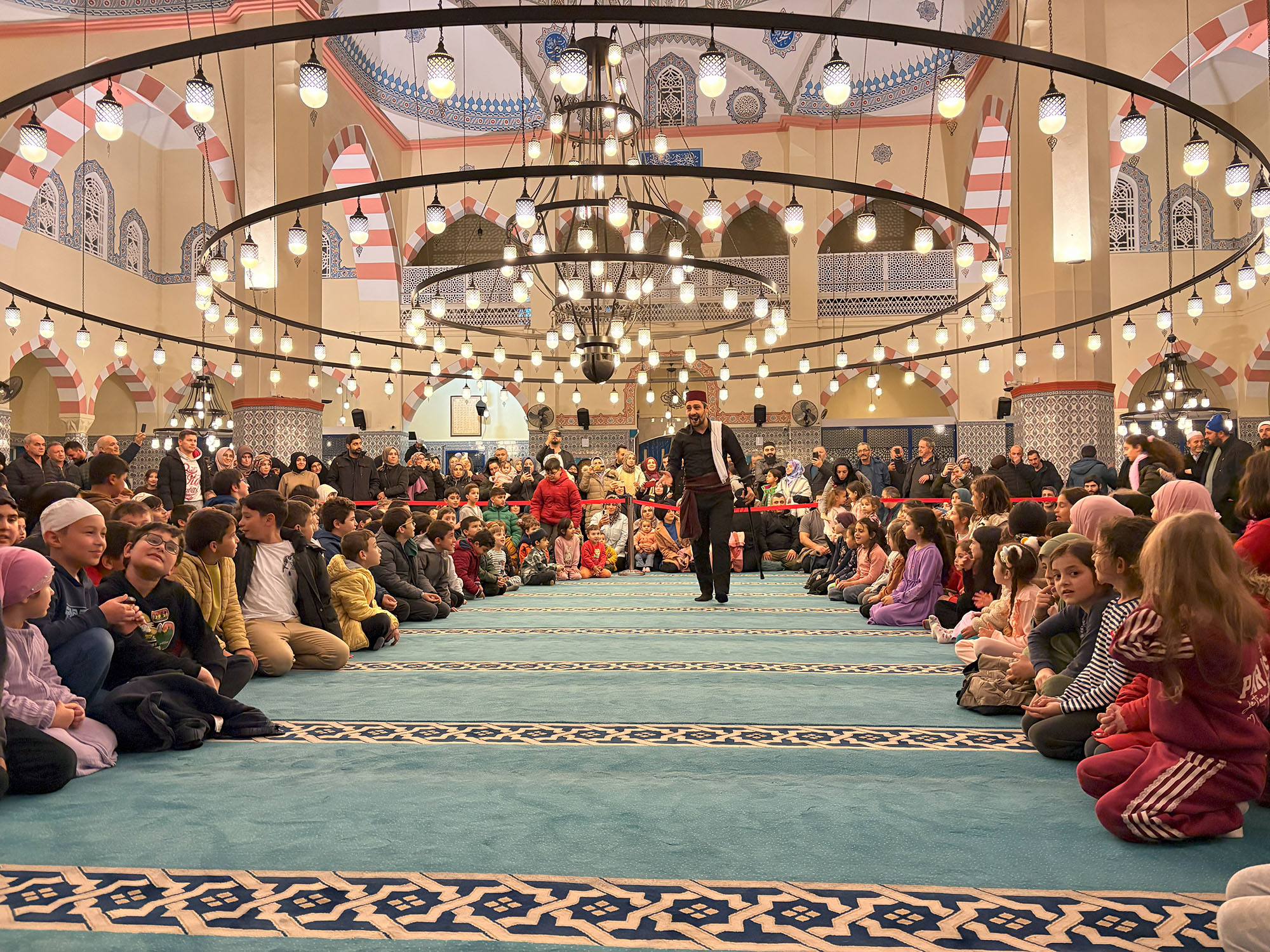 Büyükşehir, 16 ilçede 6 bin çocuğu Ramazan sevinciyle buluşturdu